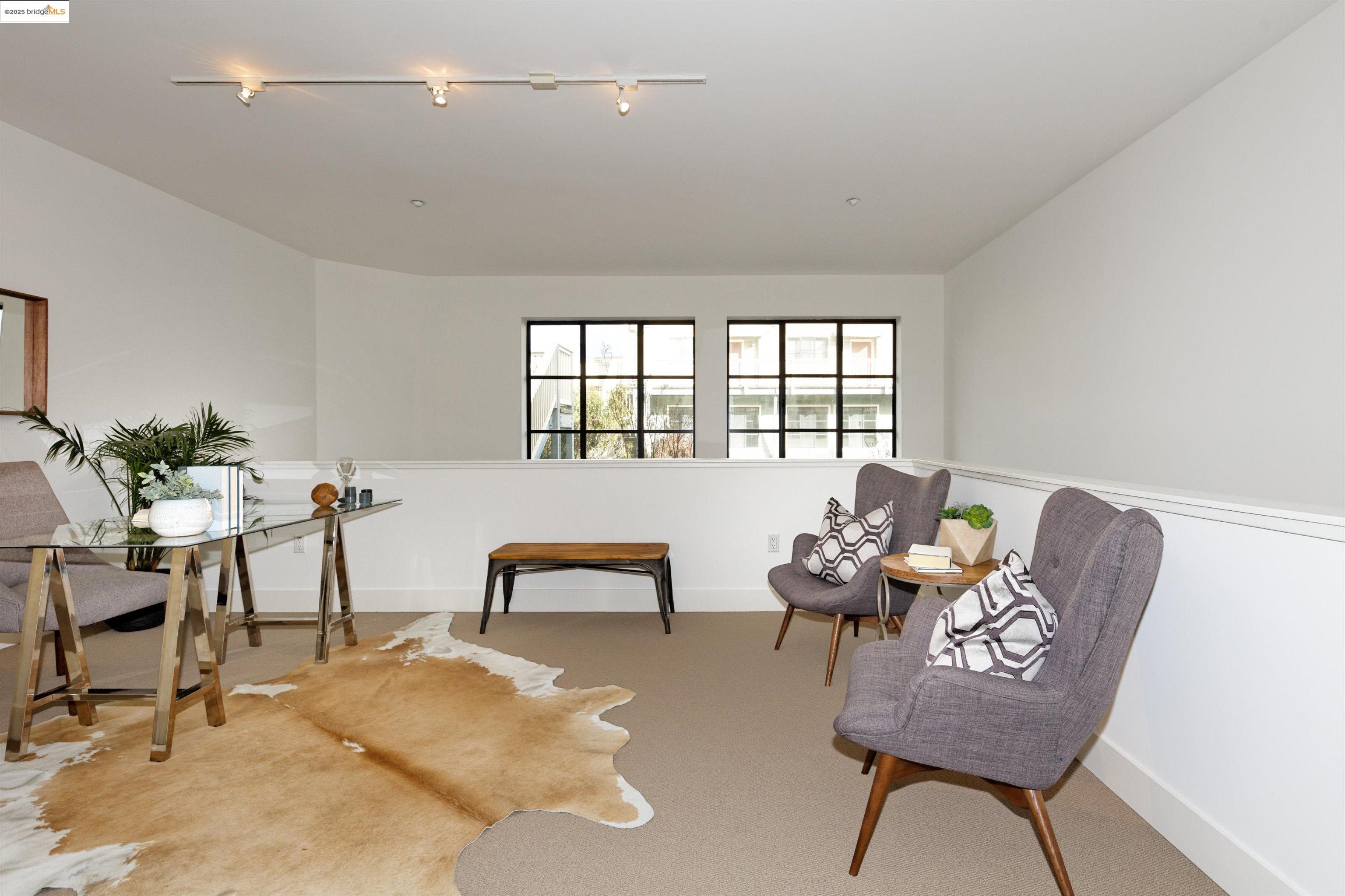 1565 32nd Street # 3, Oakland, California 94608, 2 Bedrooms Bedrooms, 5 Rooms Rooms,2 BathroomsBathrooms,Residential,For Sale,1565 32nd Street # 3,41086101
