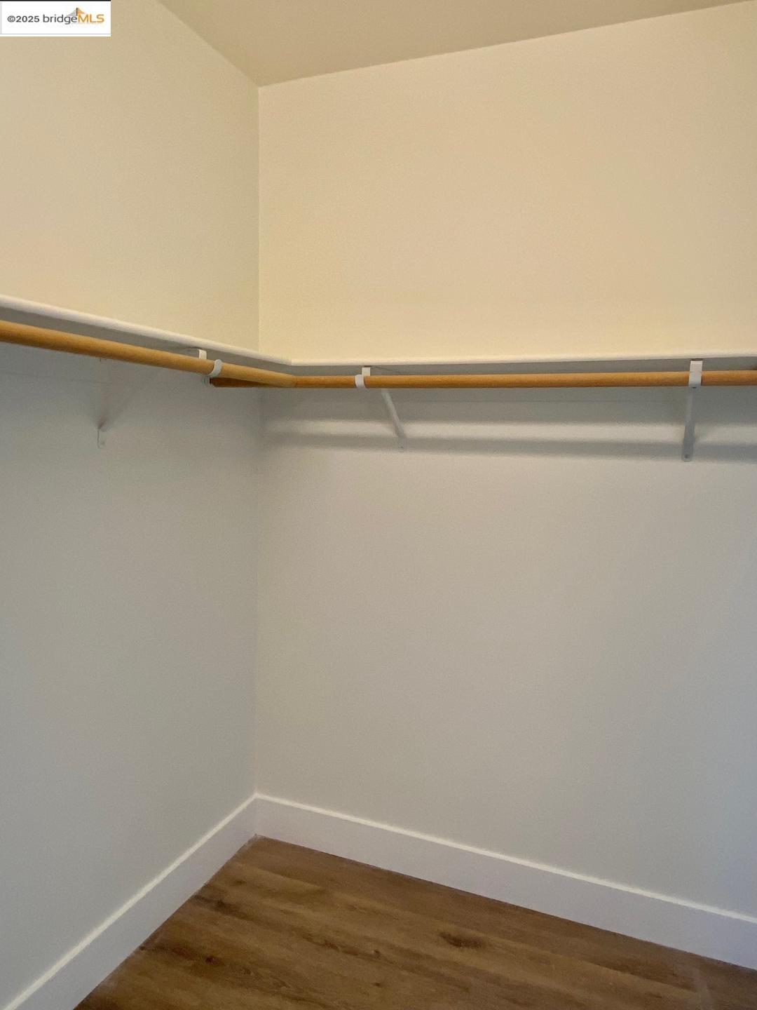 1565 32nd Street # 3, Oakland, California 94608, 2 Bedrooms Bedrooms, 5 Rooms Rooms,2 BathroomsBathrooms,Residential,For Sale,1565 32nd Street # 3,41086101