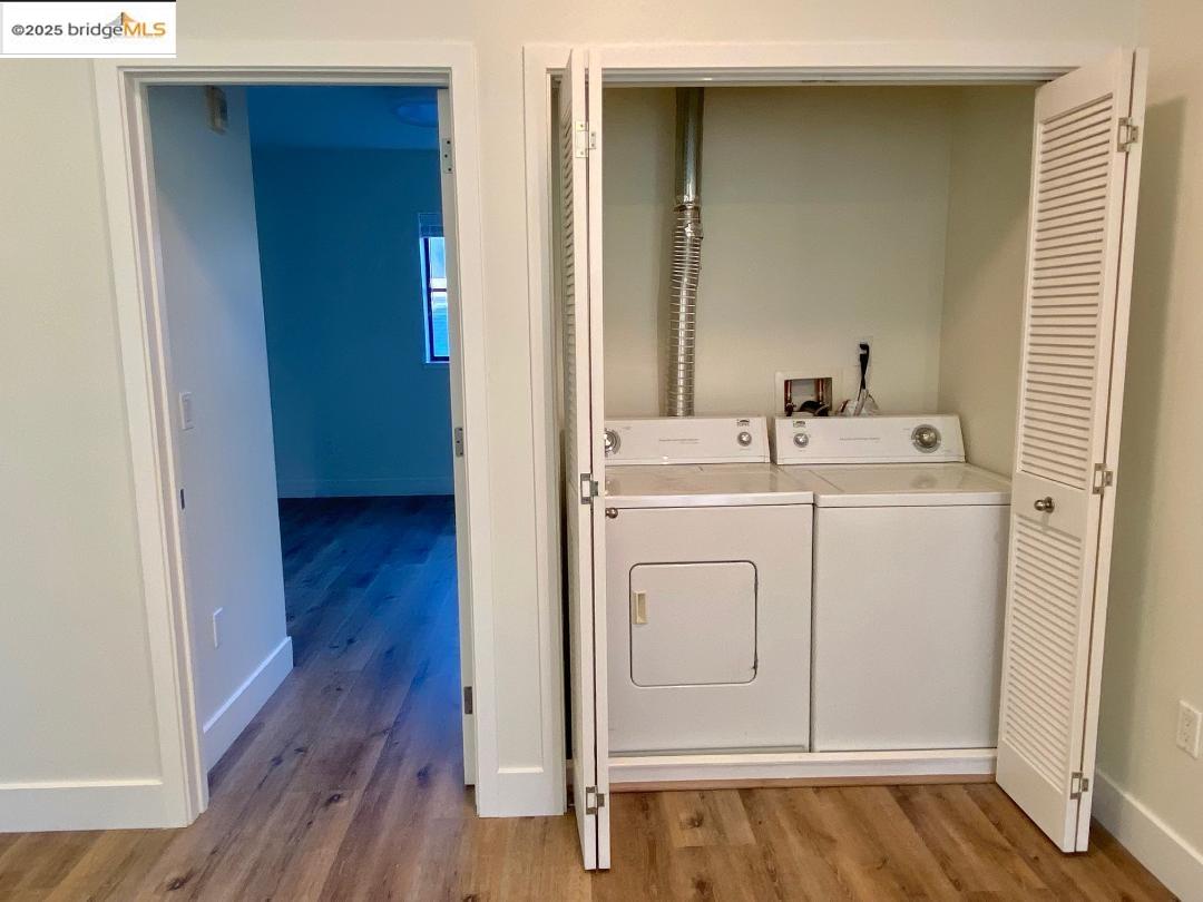 1565 32nd Street # 3, Oakland, California 94608, 2 Bedrooms Bedrooms, 5 Rooms Rooms,2 BathroomsBathrooms,Residential,For Sale,1565 32nd Street # 3,41086101