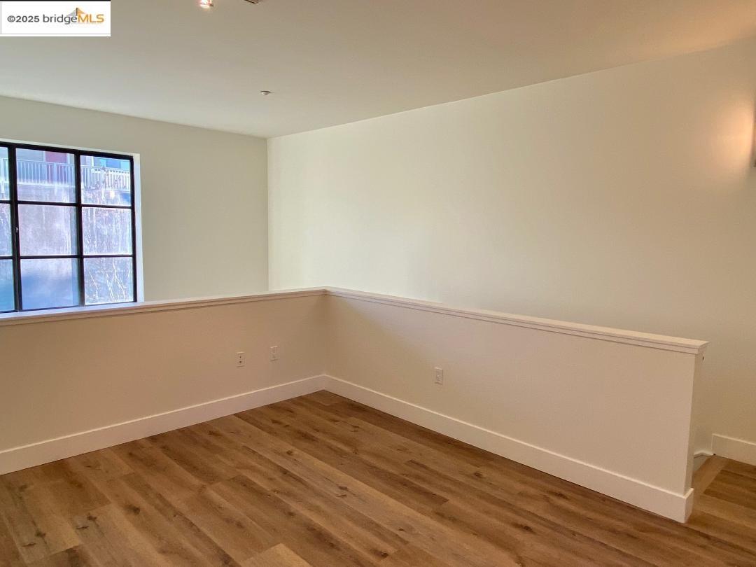 1565 32nd Street # 3, Oakland, California 94608, 2 Bedrooms Bedrooms, 5 Rooms Rooms,2 BathroomsBathrooms,Residential,For Sale,1565 32nd Street # 3,41086101