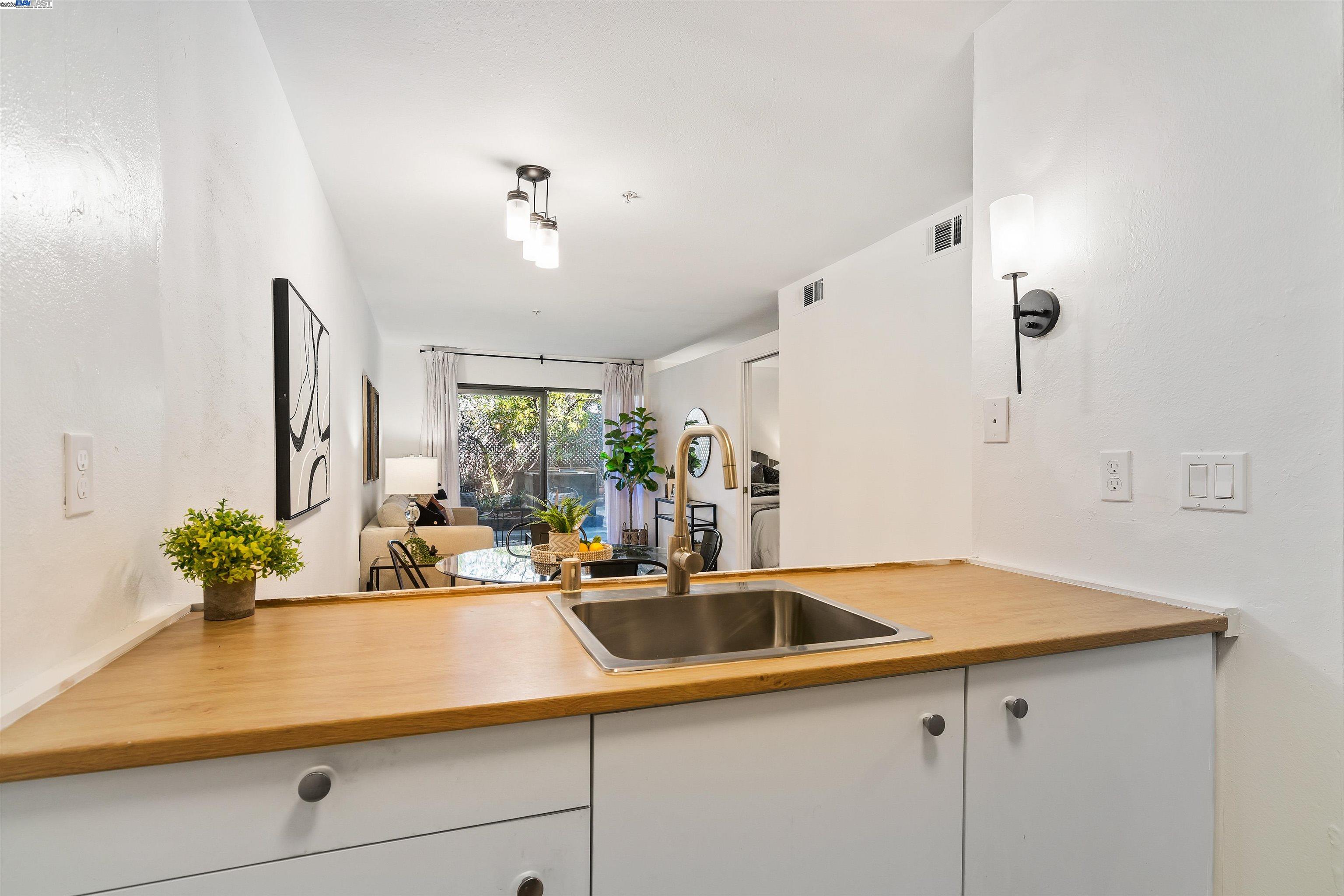 Photo #6: 41086107 Listing 