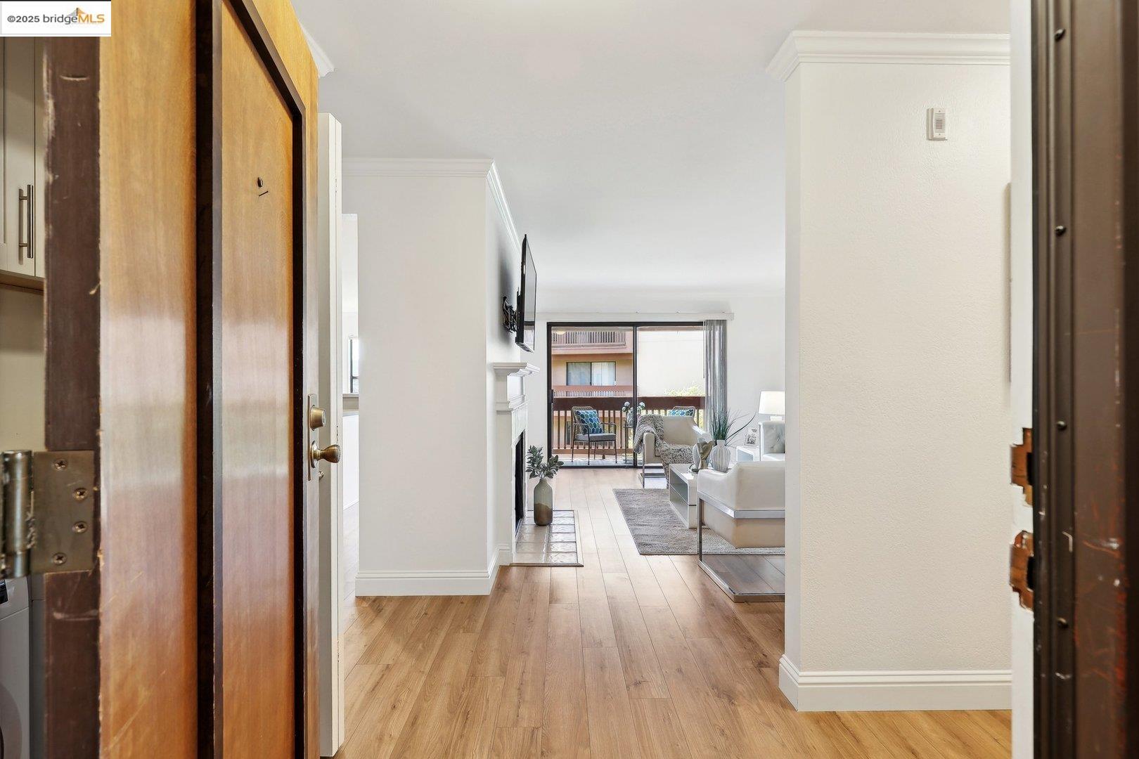 Detail Gallery Image 2 of 32 For 456 Mariners Island Blvd #212,  San Mateo,  CA 94404 - 2 Beds | 2 Baths
