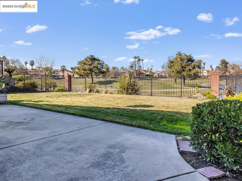 Detail Gallery Image 4 of 13 For 1200 Saint Andrews Dr, Discovery Bay,  CA 94505 - 2 Beds | 2 Baths