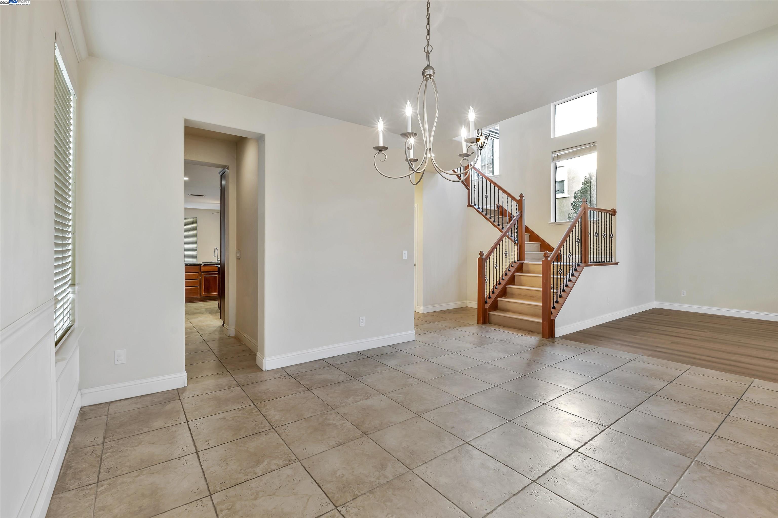 Detail Gallery Image 7 of 59 For 501 Carnaby Rd, Lathrop,  CA 95330 - 4 Beds | 2/1 Baths