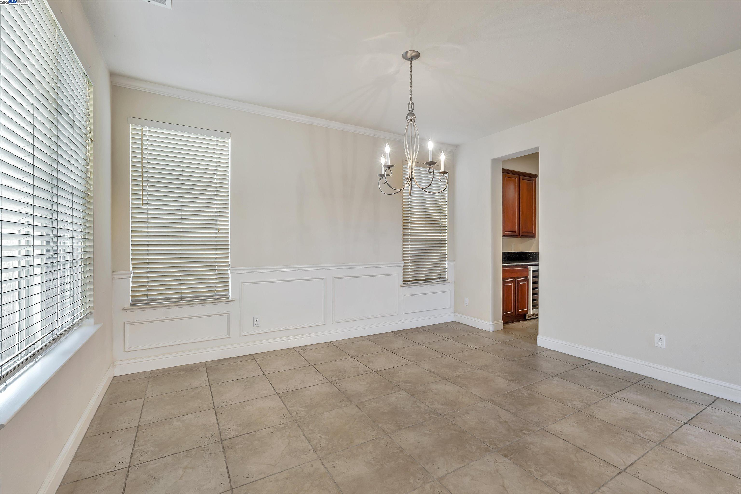 Detail Gallery Image 8 of 59 For 501 Carnaby Rd, Lathrop,  CA 95330 - 4 Beds | 2/1 Baths