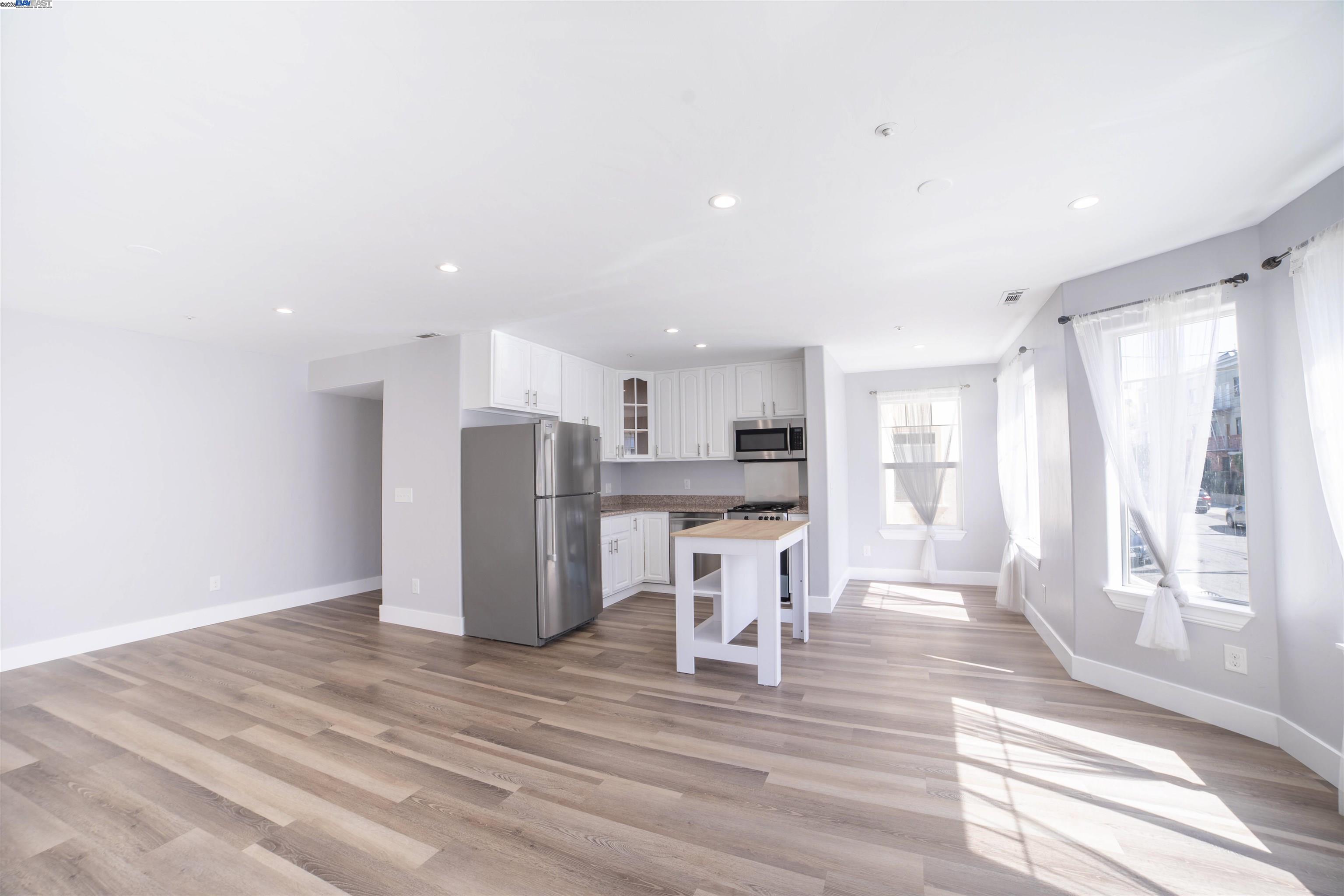 More Details about MLS # 41086122 : 2933 MCCLURE ST # 8
