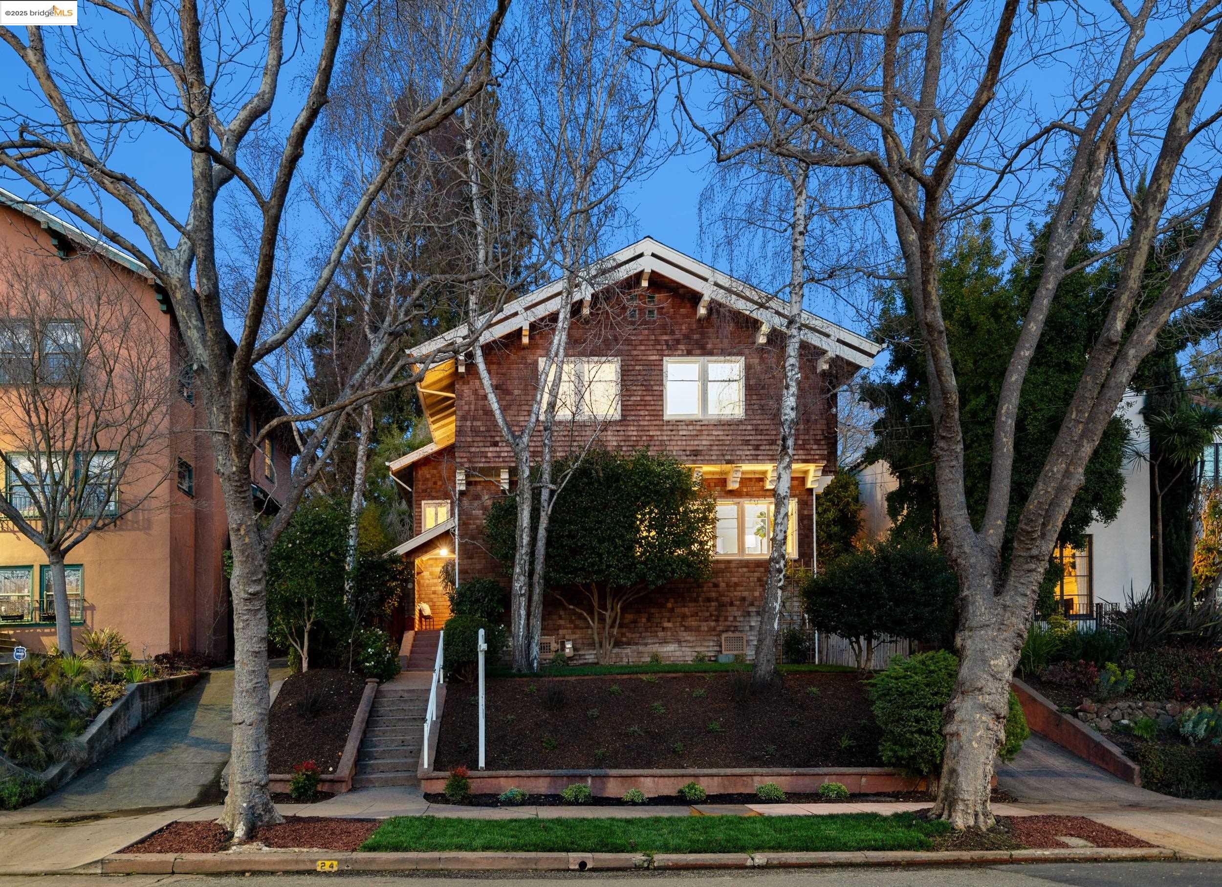 Detail Gallery Image 1 of 1 For 24 Bonita Ave, Piedmont,  CA 94611 - 4 Beds | 2/1 Baths