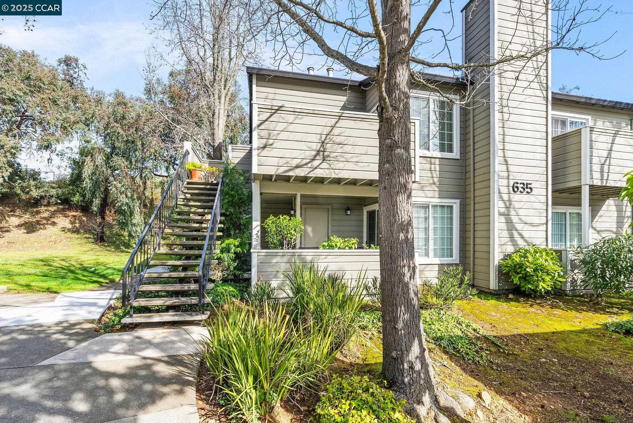 More Details about MLS # 41086133 : 635 CANYON OAKS DR # A
