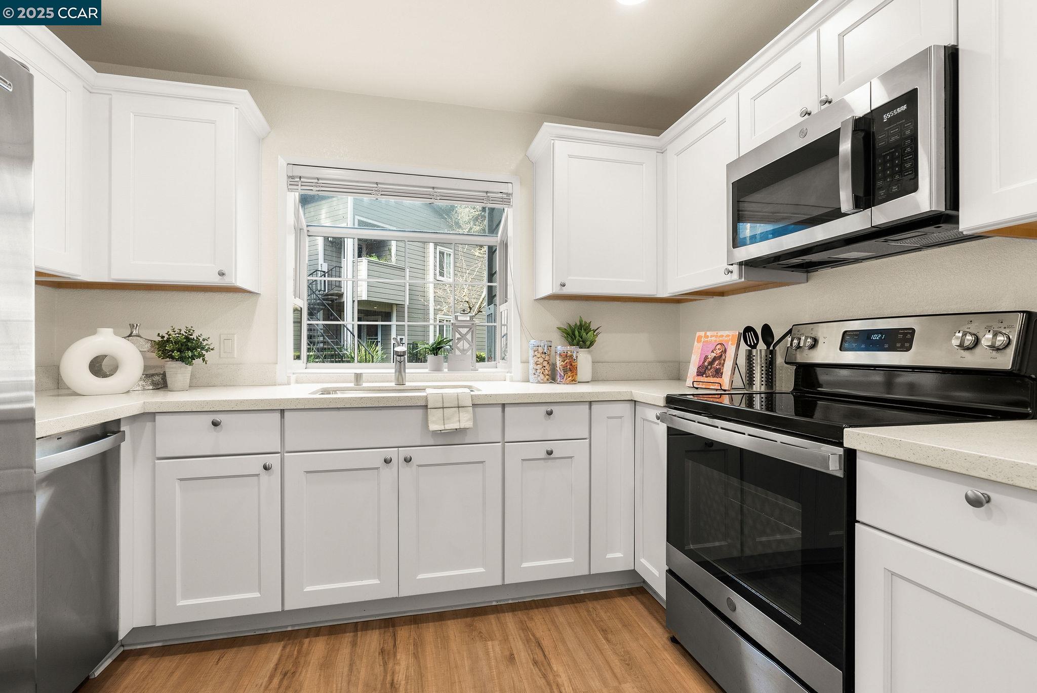 635 Canyon Oaks Dr # A, Oakland, California 94605, 1 Bedroom Bedrooms, 4 Rooms Rooms,1 BathroomBathrooms,Residential,For Sale,635 Canyon Oaks Dr # A,41086133