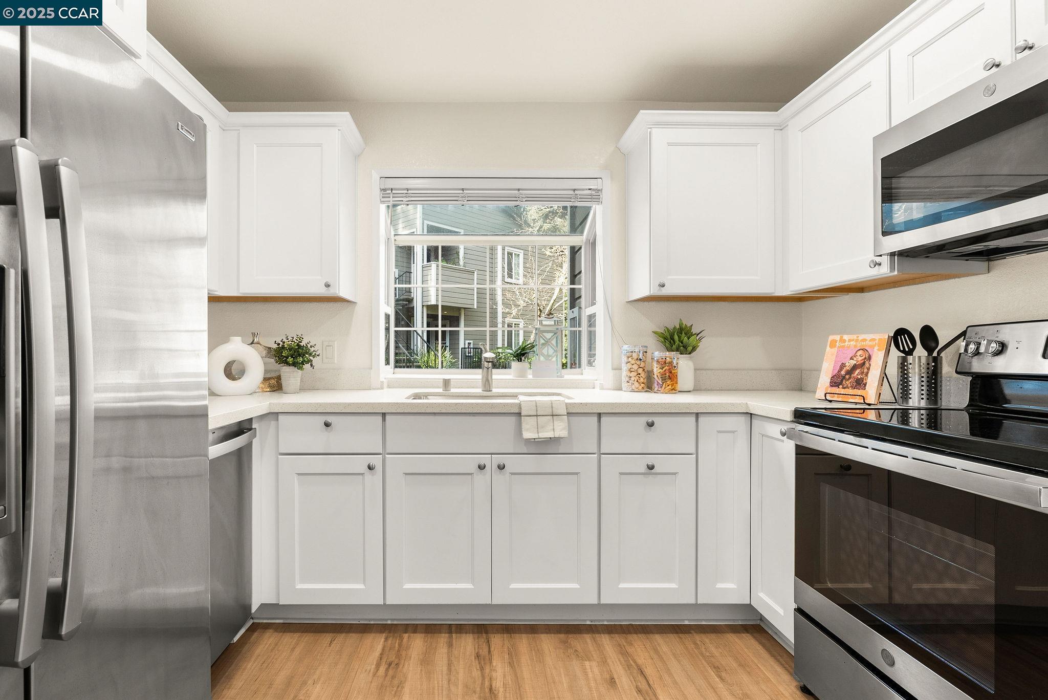 635 Canyon Oaks Dr # A, Oakland, California 94605, 1 Bedroom Bedrooms, 4 Rooms Rooms,1 BathroomBathrooms,Residential,For Sale,635 Canyon Oaks Dr # A,41086133