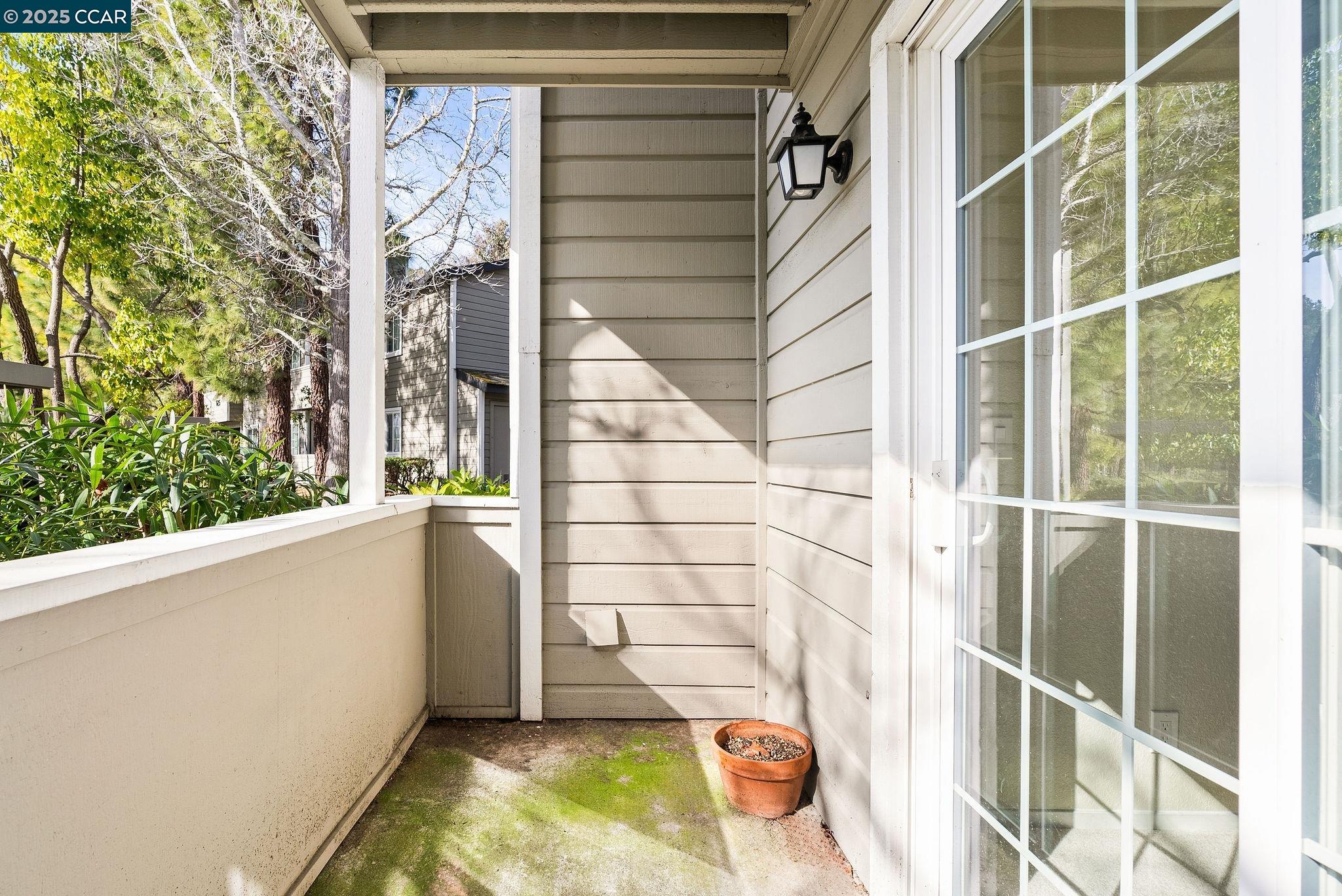 635 Canyon Oaks Dr # A, Oakland, California 94605, 1 Bedroom Bedrooms, 4 Rooms Rooms,1 BathroomBathrooms,Residential,For Sale,635 Canyon Oaks Dr # A,41086133