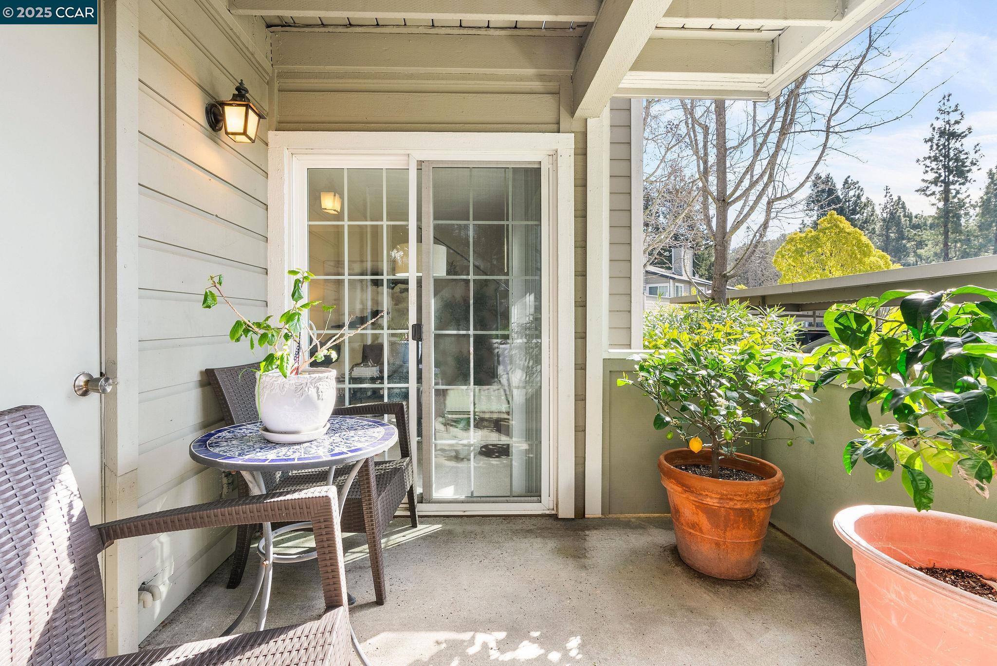 635 Canyon Oaks Dr # A, Oakland, California 94605, 1 Bedroom Bedrooms, 4 Rooms Rooms,1 BathroomBathrooms,Residential,For Sale,635 Canyon Oaks Dr # A,41086133