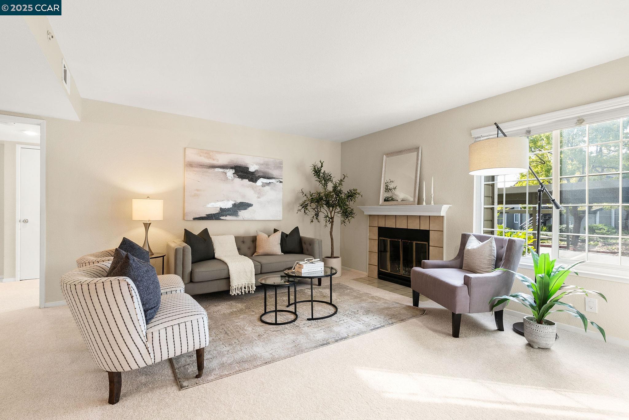 635 Canyon Oaks Dr # A, Oakland, California 94605, 1 Bedroom Bedrooms, 4 Rooms Rooms,1 BathroomBathrooms,Residential,For Sale,635 Canyon Oaks Dr # A,41086133