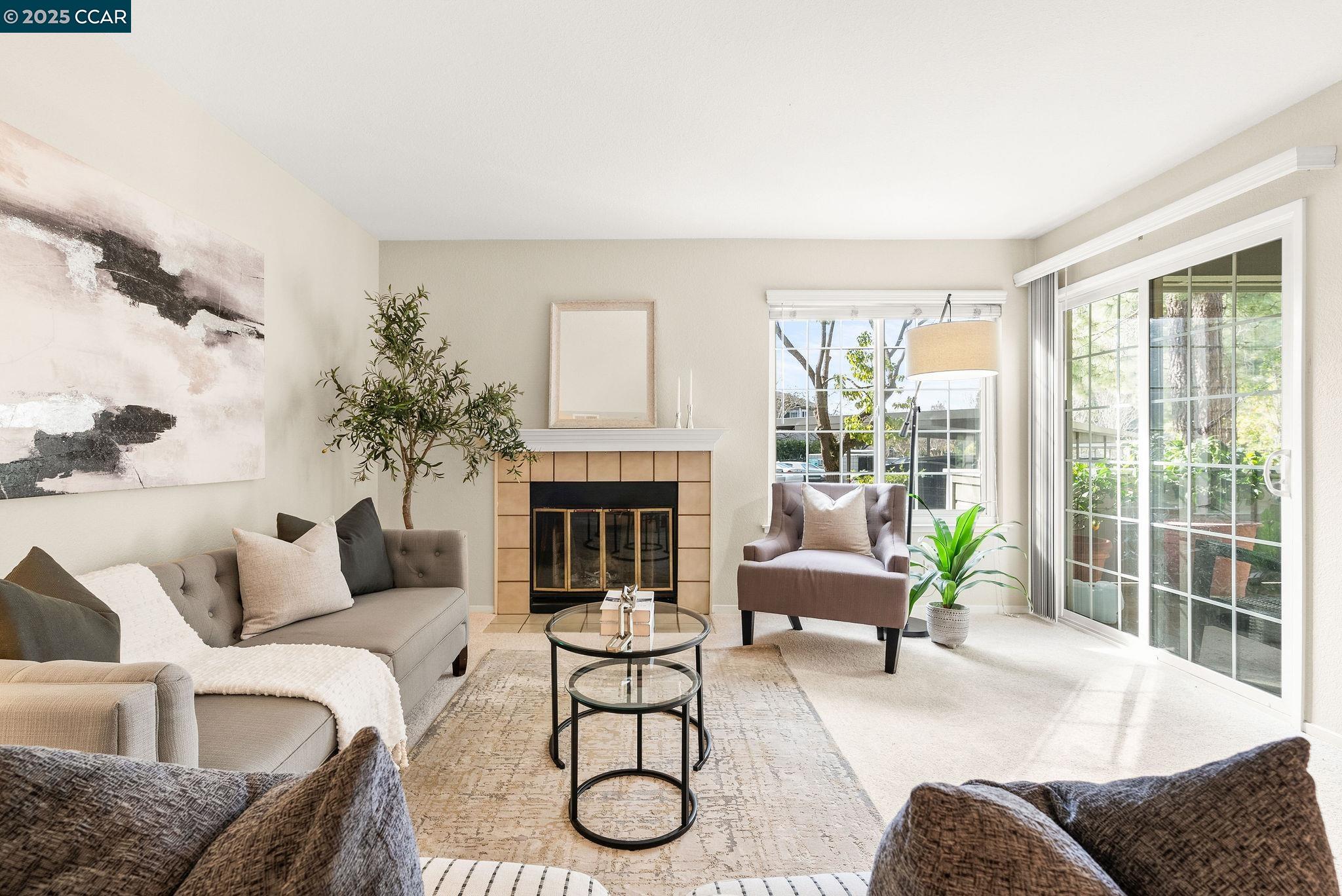 635 Canyon Oaks Dr # A, Oakland, California 94605, 1 Bedroom Bedrooms, 4 Rooms Rooms,1 BathroomBathrooms,Residential,For Sale,635 Canyon Oaks Dr # A,41086133