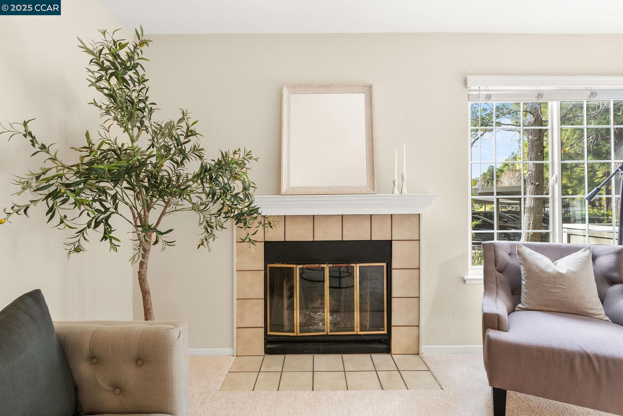 635 Canyon Oaks Dr # A, Oakland, California 94605, 1 Bedroom Bedrooms, 4 Rooms Rooms,1 BathroomBathrooms,Residential,For Sale,635 Canyon Oaks Dr # A,41086133