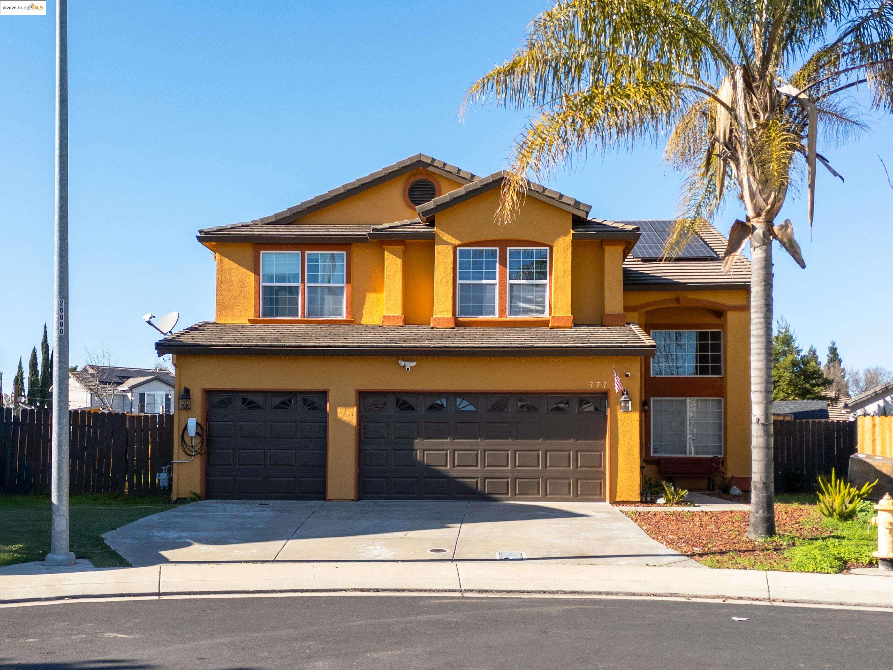 Detail Gallery Image 1 of 29 For 777 Brittanyann Ln., Stockton,  CA 95206 - 5 Beds | 2/1 Baths