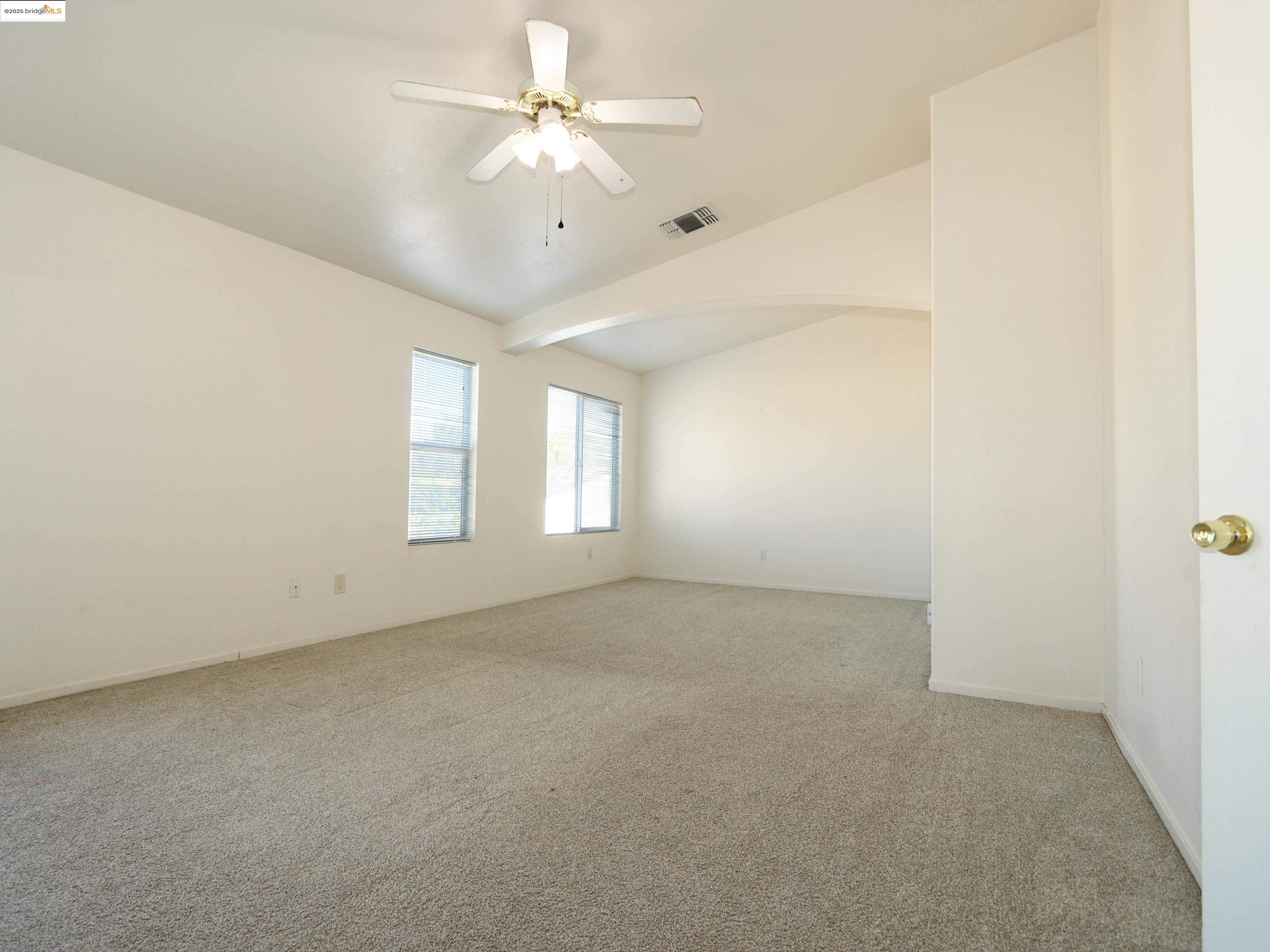 Detail Gallery Image 18 of 29 For 777 Brittanyann Ln., Stockton,  CA 95206 - 5 Beds | 2/1 Baths