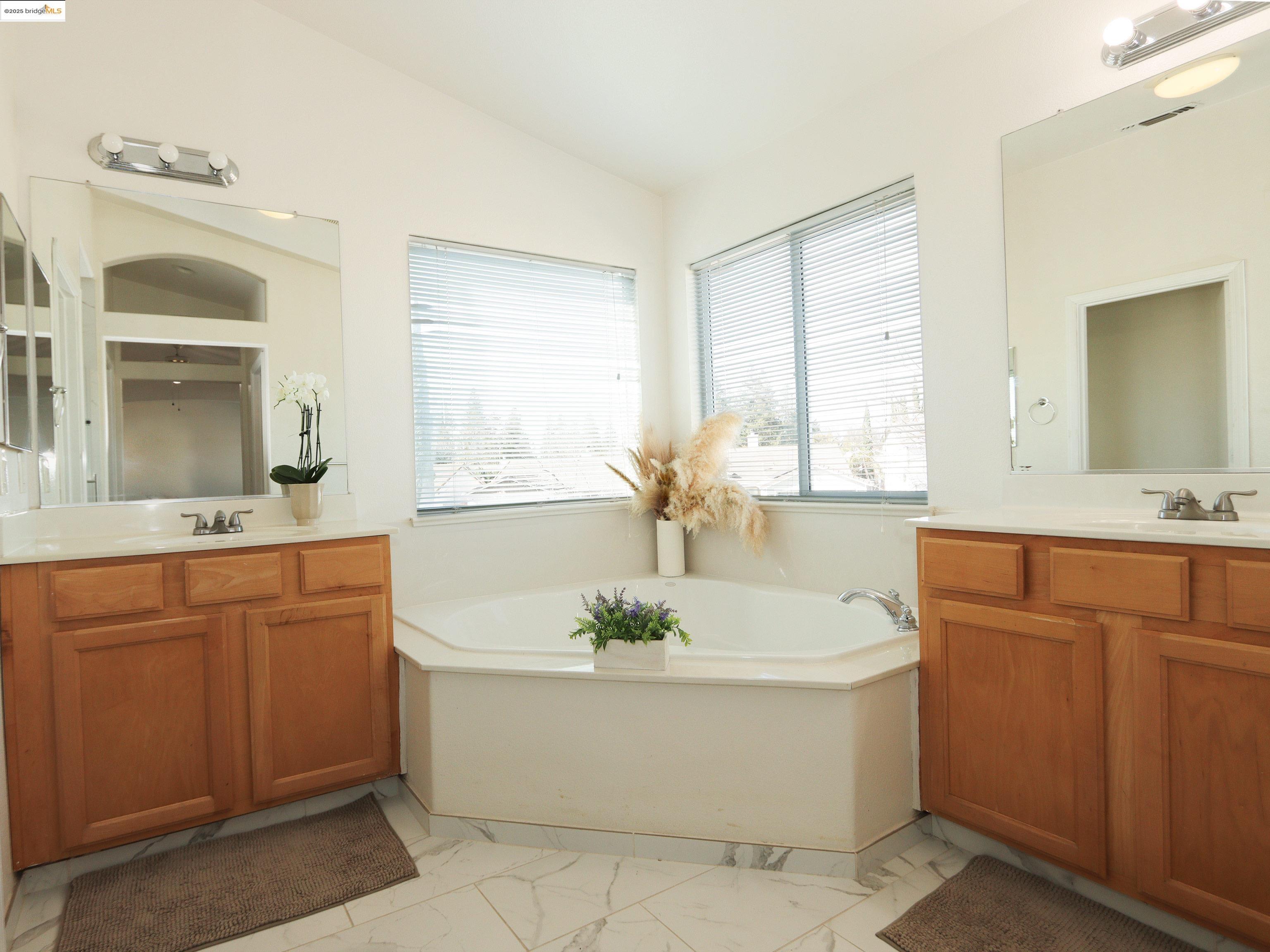 Detail Gallery Image 20 of 29 For 777 Brittanyann Ln., Stockton,  CA 95206 - 5 Beds | 2/1 Baths