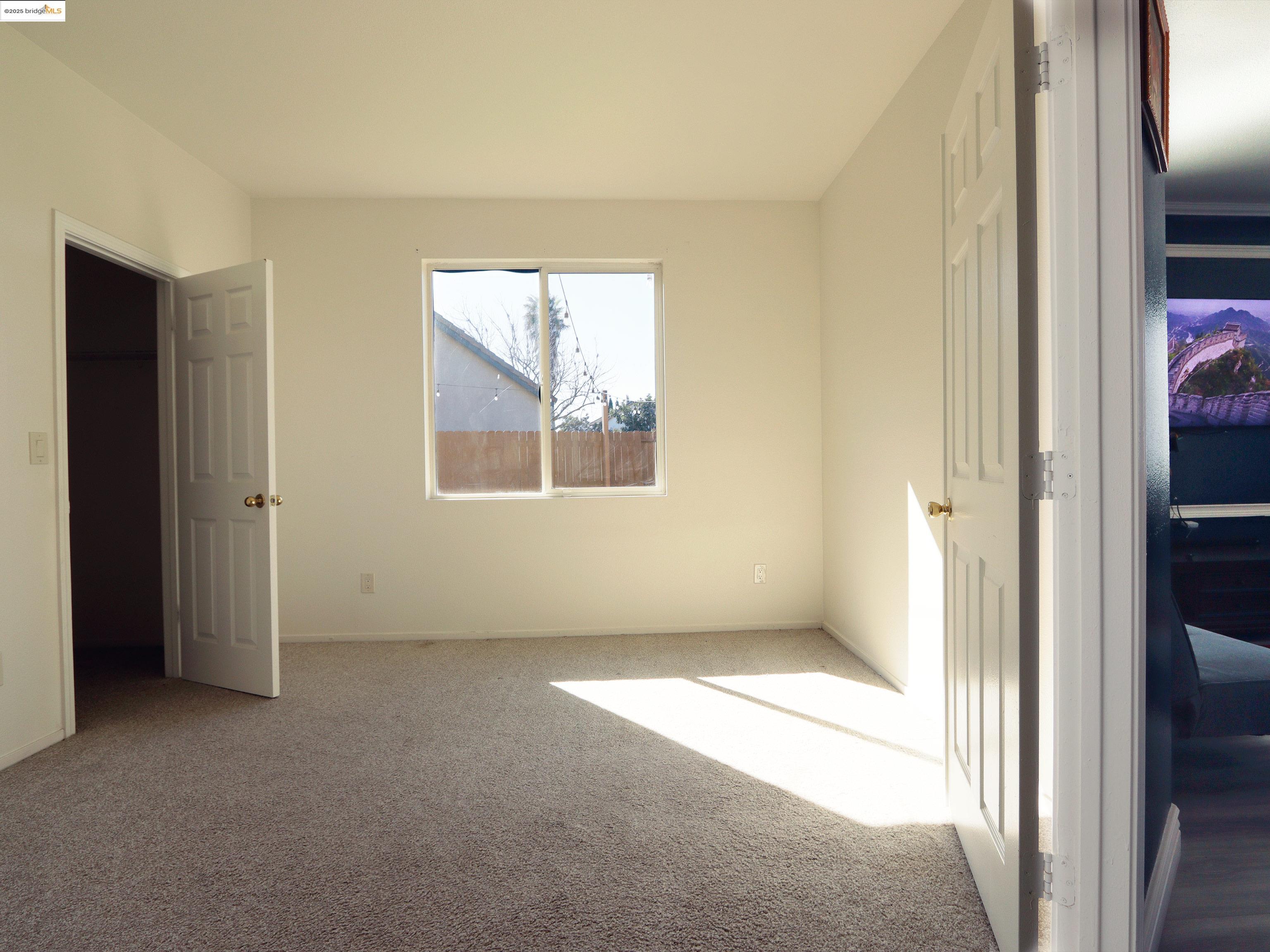 Detail Gallery Image 9 of 29 For 777 Brittanyann Ln., Stockton,  CA 95206 - 5 Beds | 2/1 Baths