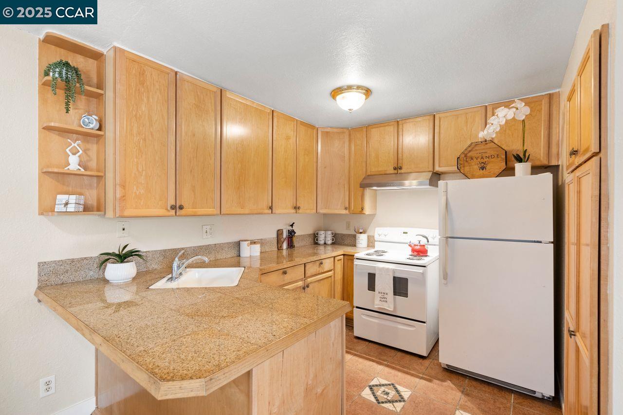 More Details about MLS # 41086147 : 5450 CONCORD BLVD # M2