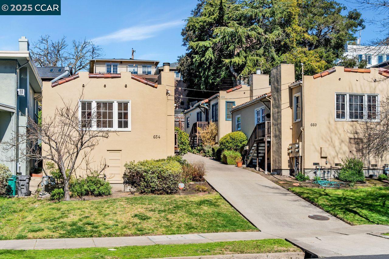 MLS: 41086148 Condo For Sale