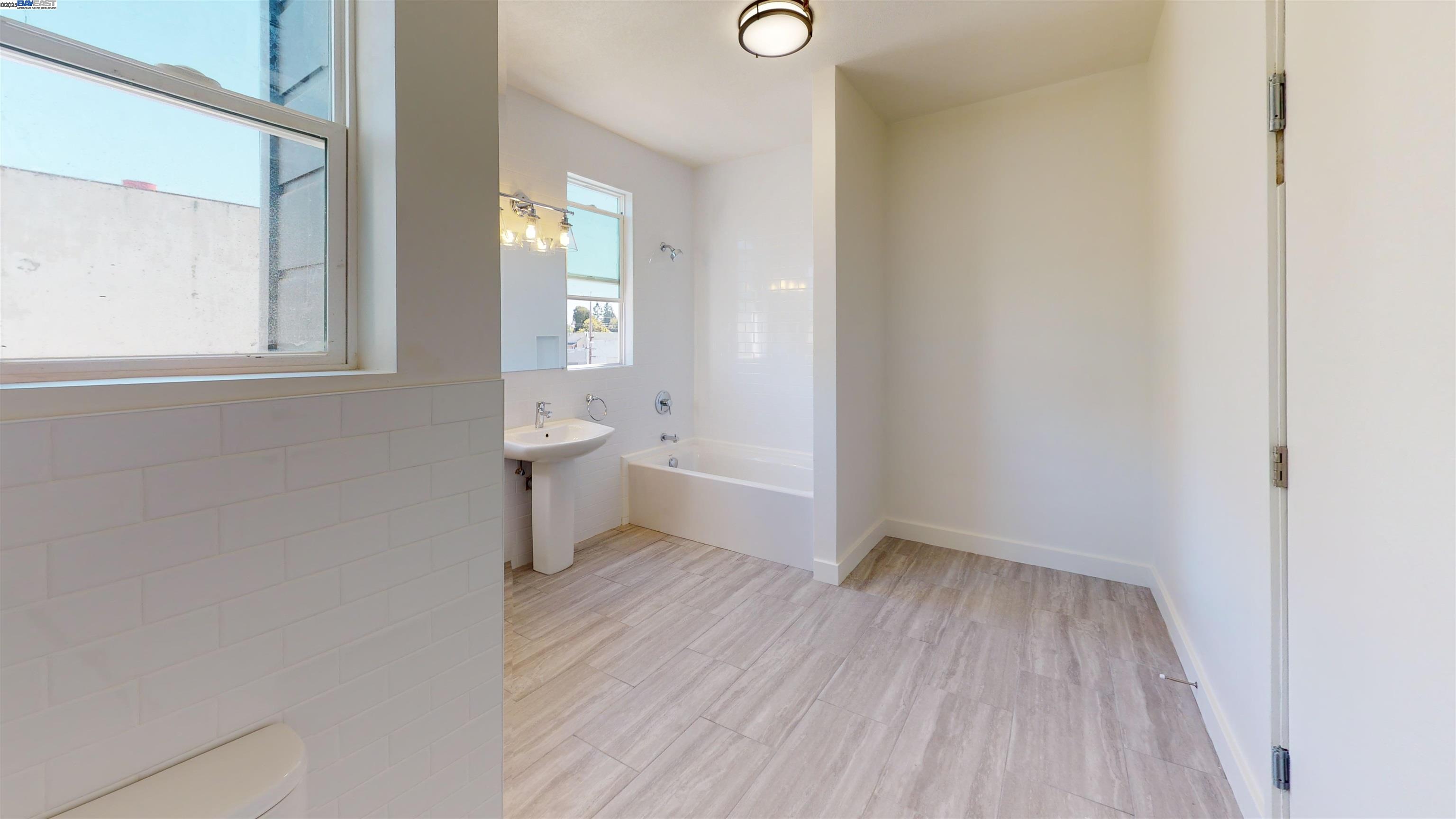 Detail Gallery Image 11 of 25 For 2327 San Pablo Ave, Oakland,  CA 94612 - – Beds | – Baths