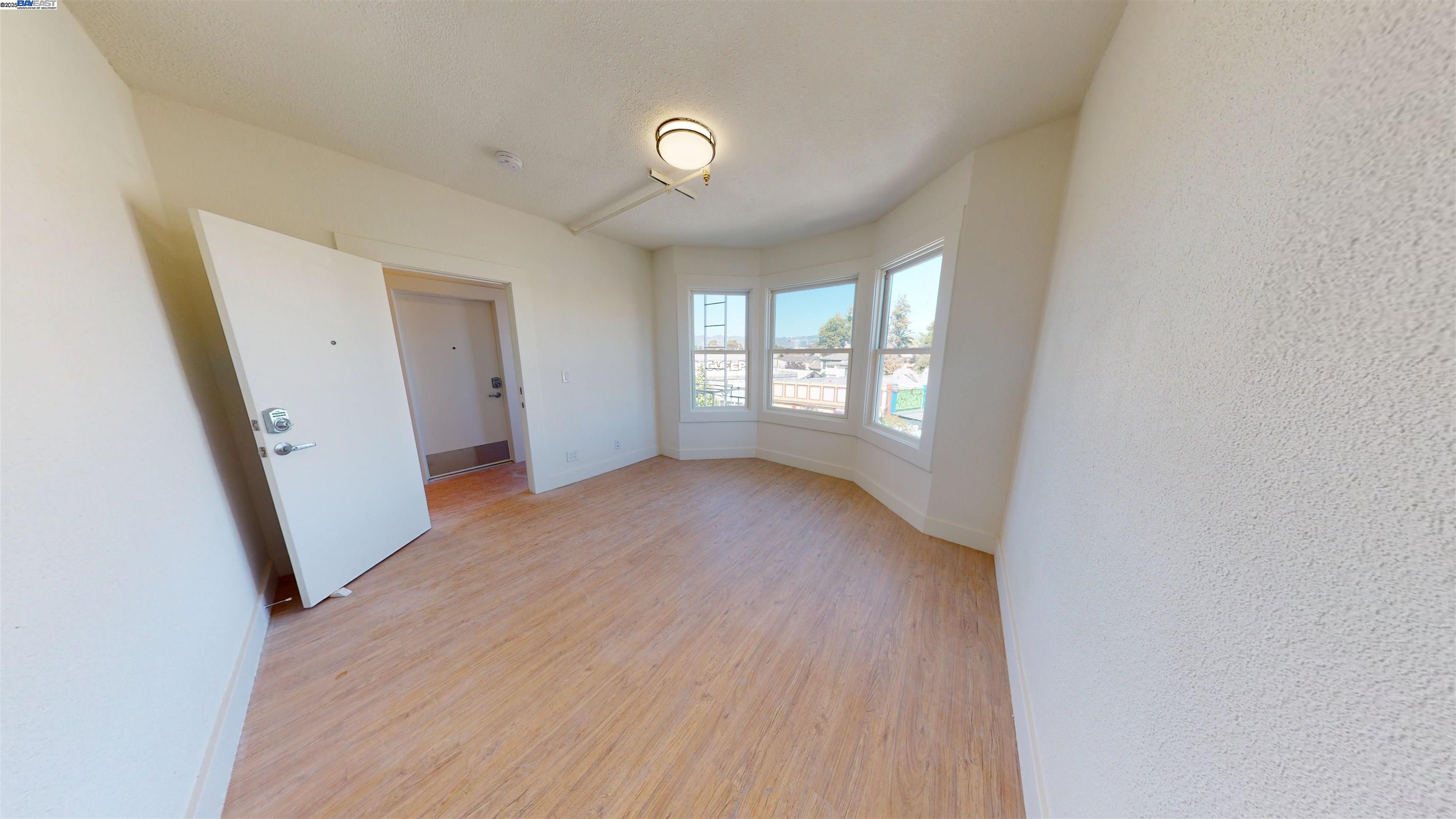 Detail Gallery Image 13 of 25 For 2327 San Pablo Ave, Oakland,  CA 94612 - – Beds | – Baths