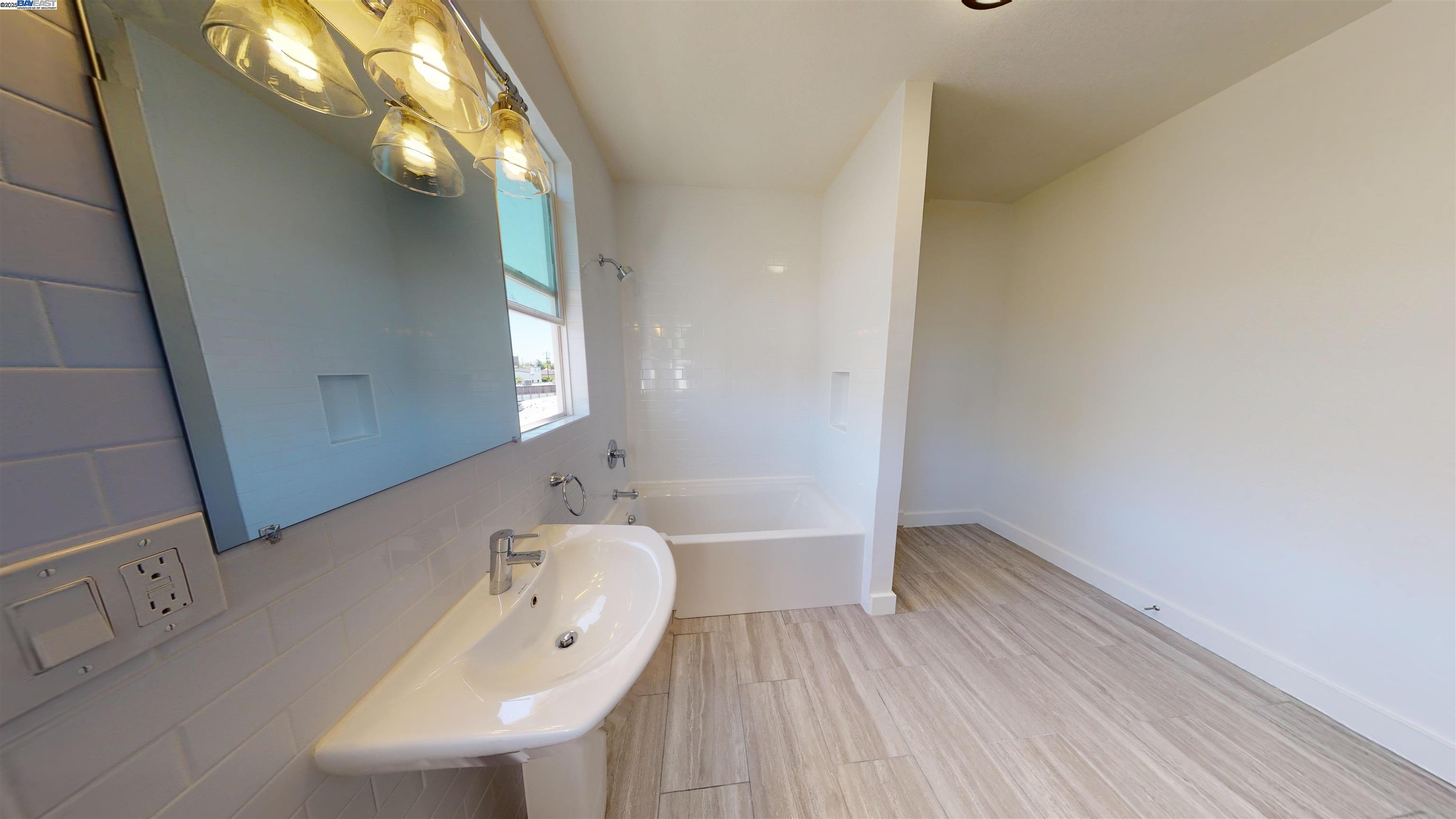 Detail Gallery Image 10 of 25 For 2327 San Pablo Ave, Oakland,  CA 94612 - – Beds | – Baths