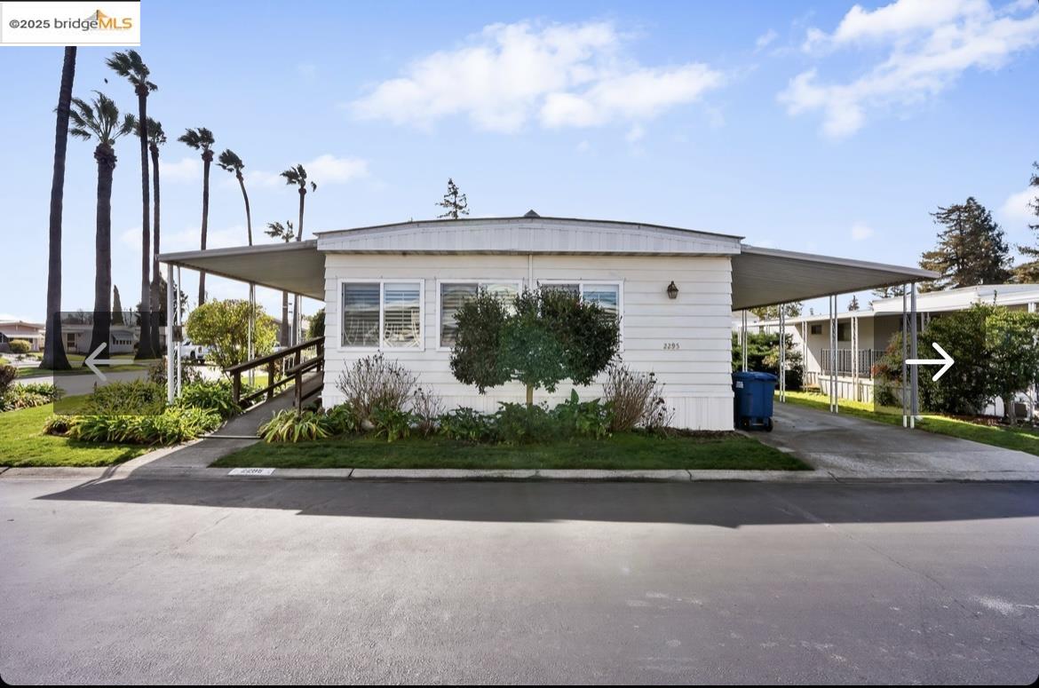 Detail Gallery Image 1 of 11 For 2295 Dalis Dr, Concord,  CA 94520 - 2 Beds | 2 Baths