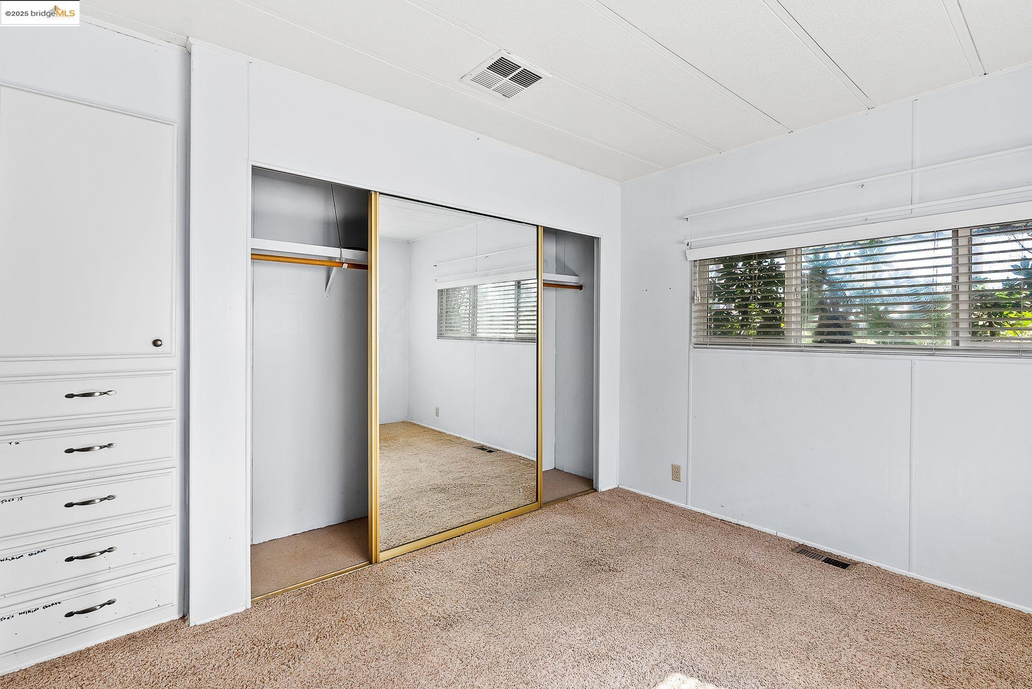 Detail Gallery Image 7 of 11 For 2295 Dalis Dr, Concord,  CA 94520 - 2 Beds | 2 Baths