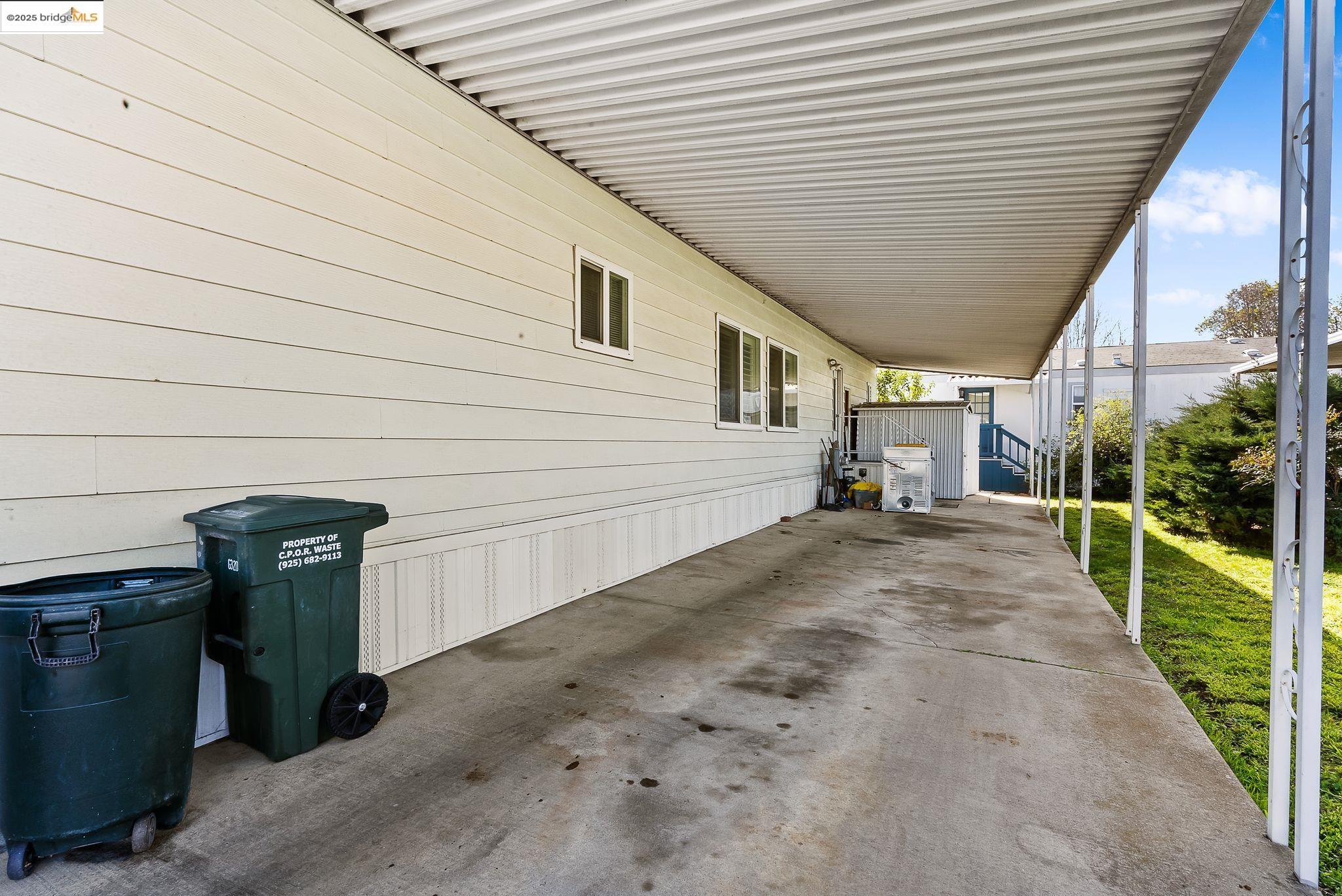 Detail Gallery Image 10 of 11 For 2295 Dalis Dr, Concord,  CA 94520 - 2 Beds | 2 Baths