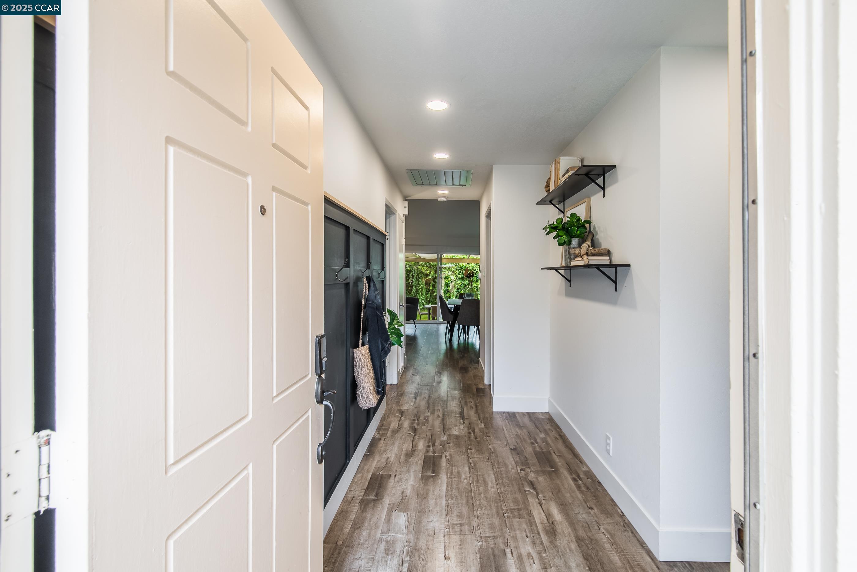 Photo #2: 41086216 Listing 
