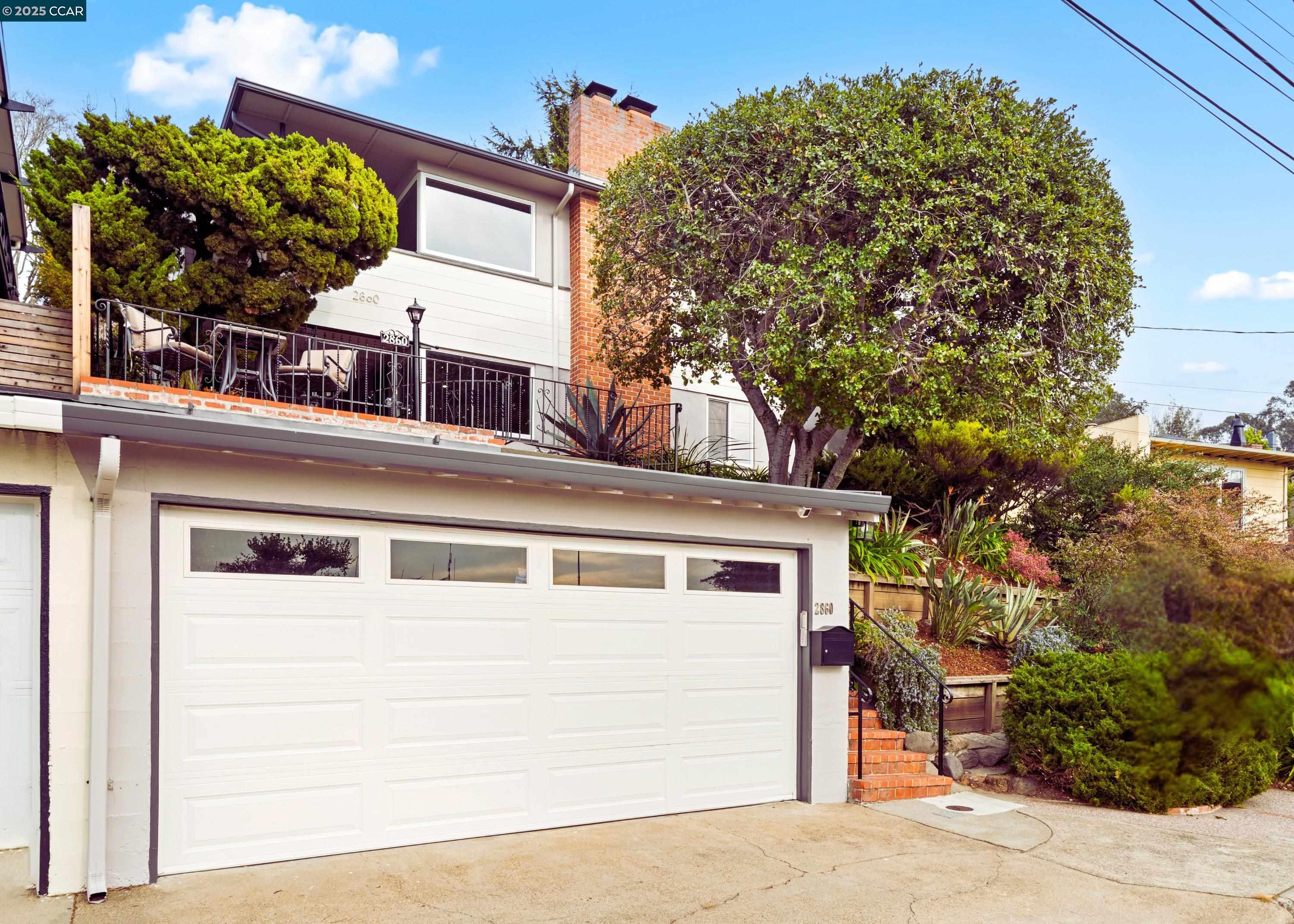 Detail Gallery Image 1 of 1 For 2860 Alida St, Oakland,  CA 94602 - 4 Beds | 2/1 Baths