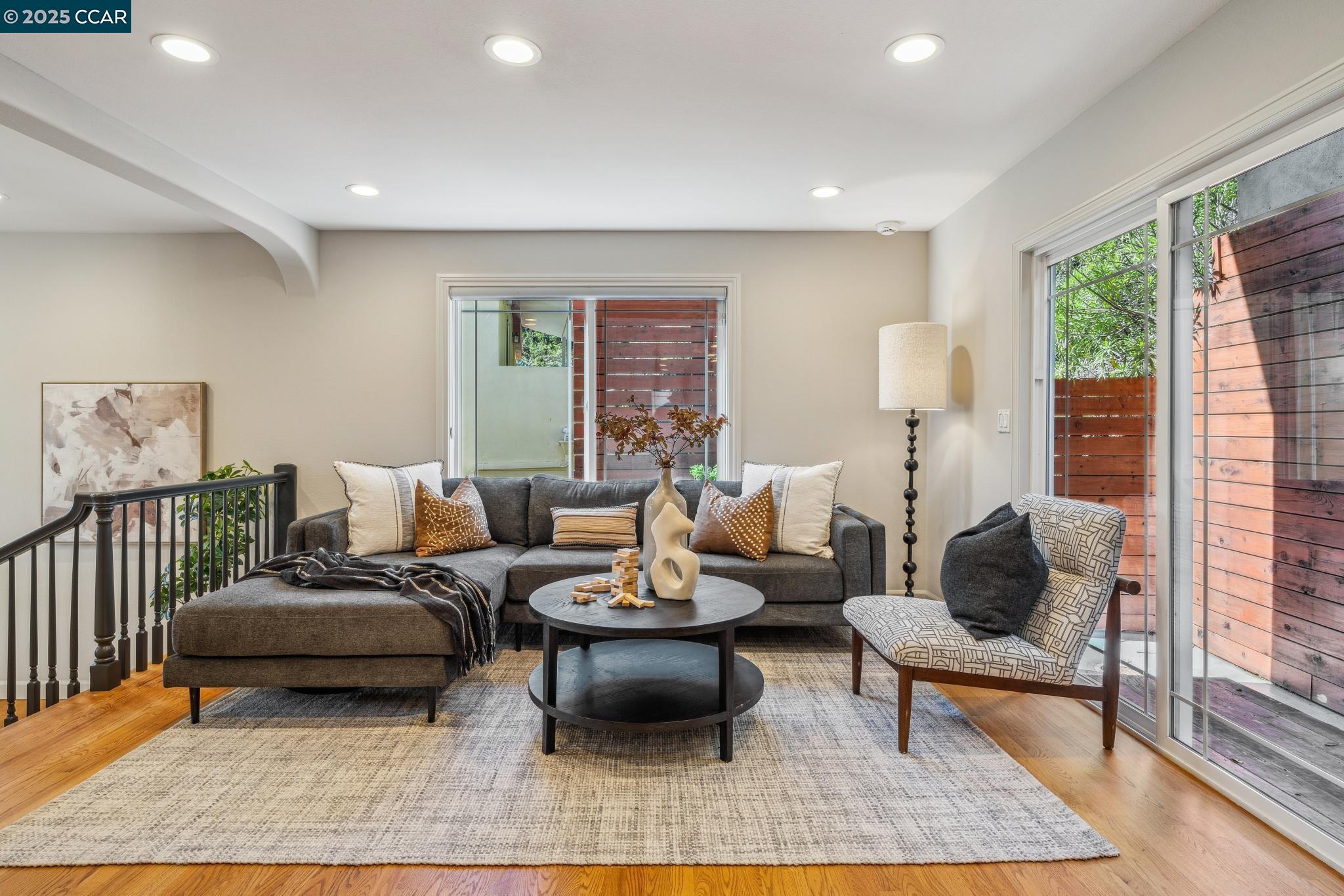 Detail Gallery Image 13 of 38 For 7157 Buckingham Blvd, Berkeley,  CA 94705 - 3 Beds | 3/1 Baths