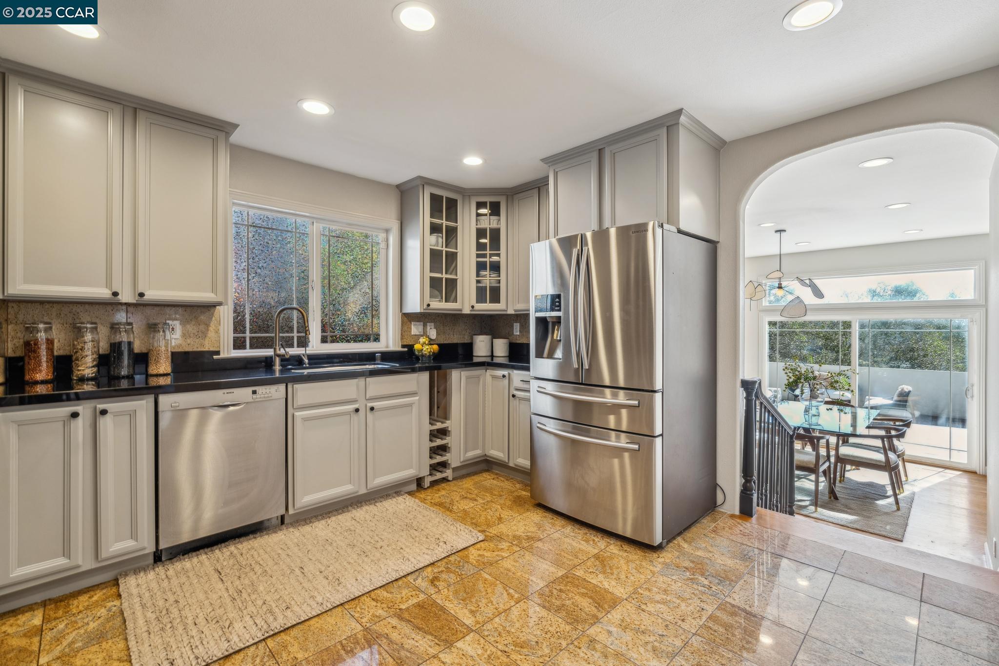 Detail Gallery Image 17 of 38 For 7157 Buckingham Blvd, Berkeley,  CA 94705 - 3 Beds | 3/1 Baths