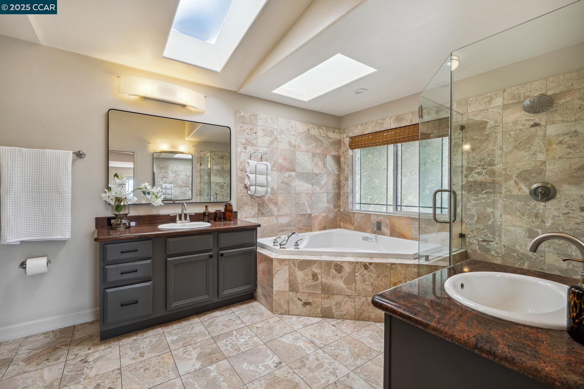 Detail Gallery Image 23 of 38 For 7157 Buckingham Blvd, Berkeley,  CA 94705 - 3 Beds | 3/1 Baths
