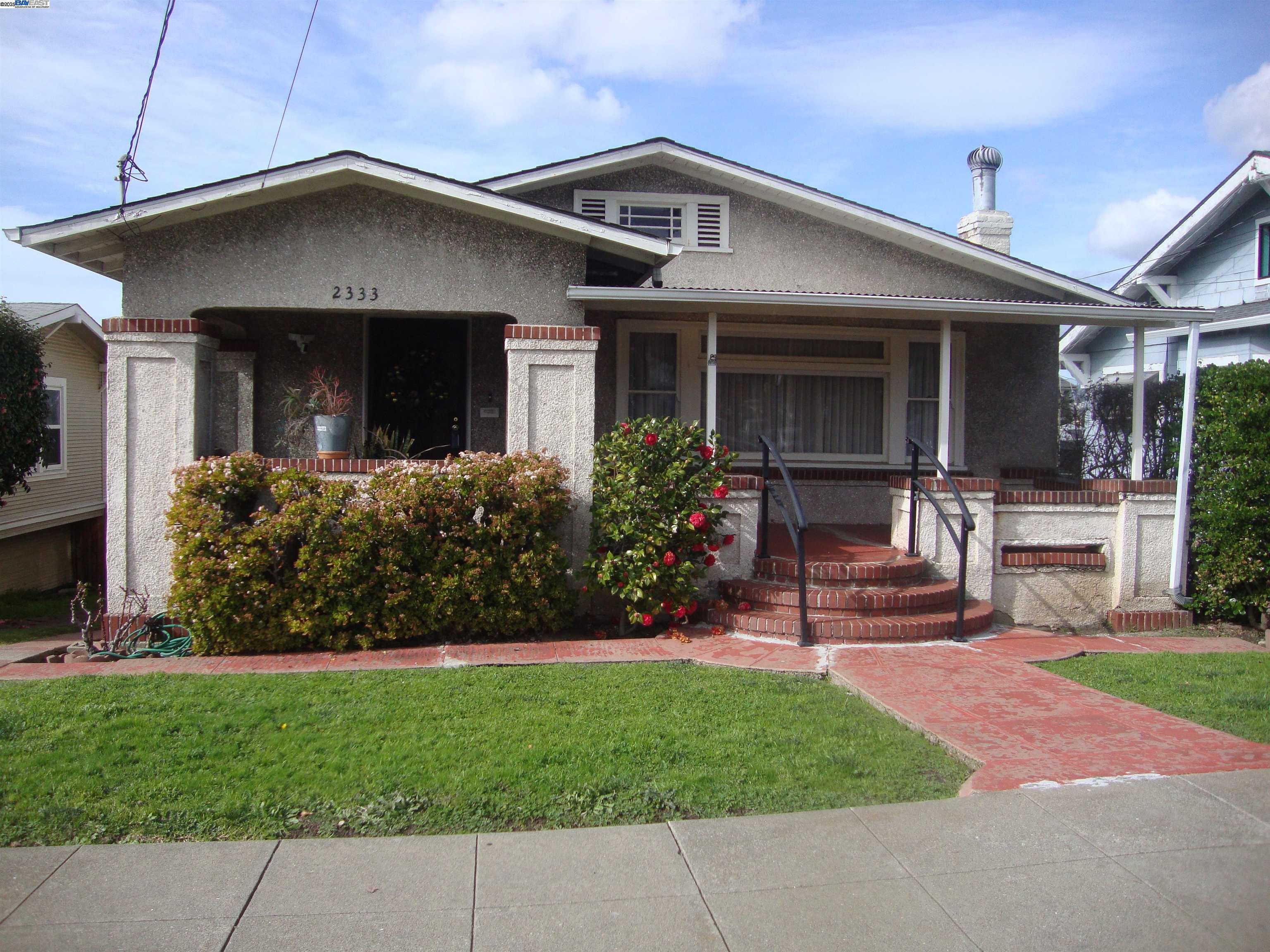 Detail Gallery Image 1 of 1 For 2333 38th Ave, Oakland,  CA 94601 - 2 Beds | 1/1 Baths