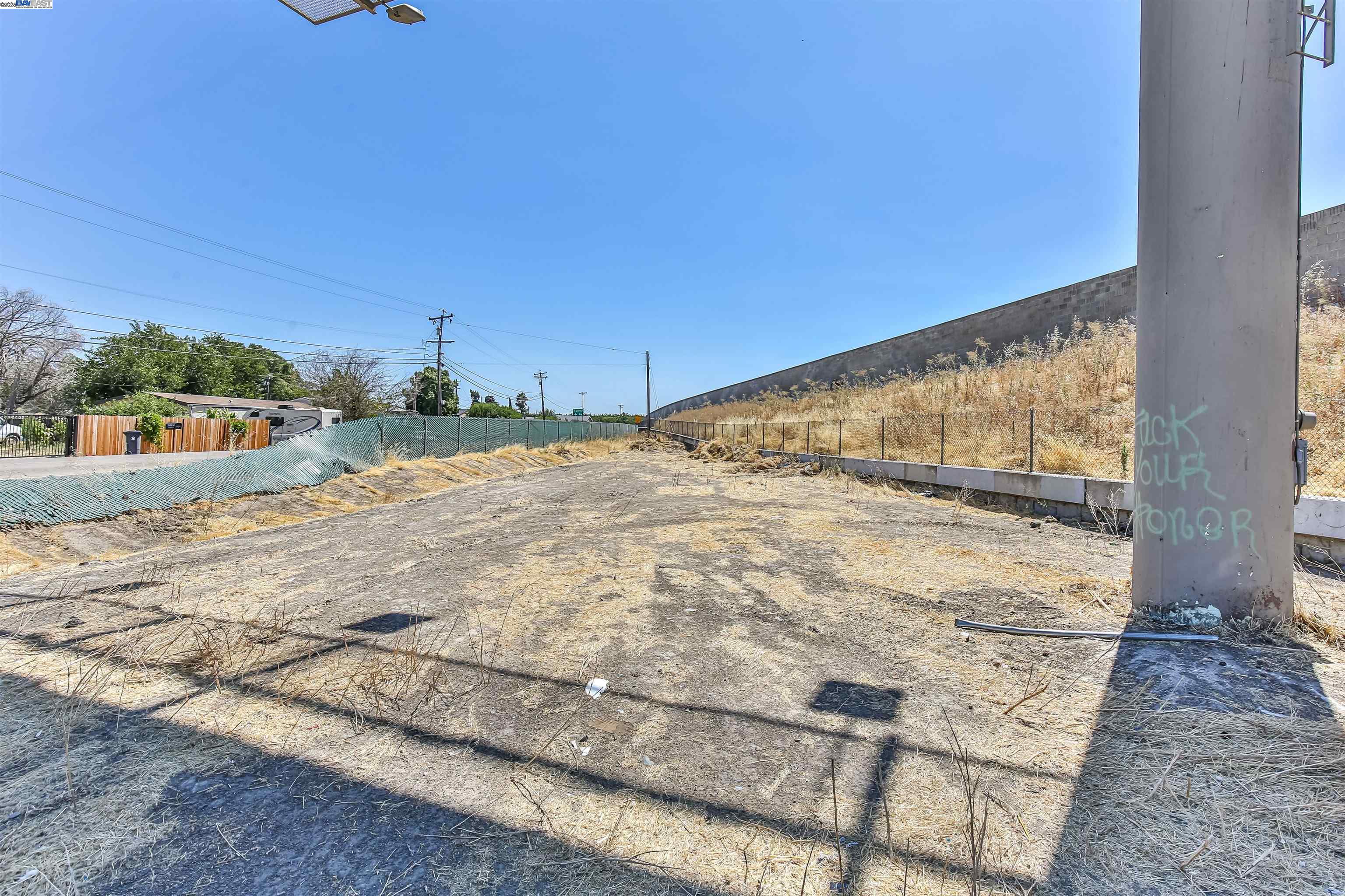 Detail Gallery Image 15 of 27 For 5133 S St Rt 99 W Frontage Rd, Stockton,  CA 95212 - – Beds | – Baths