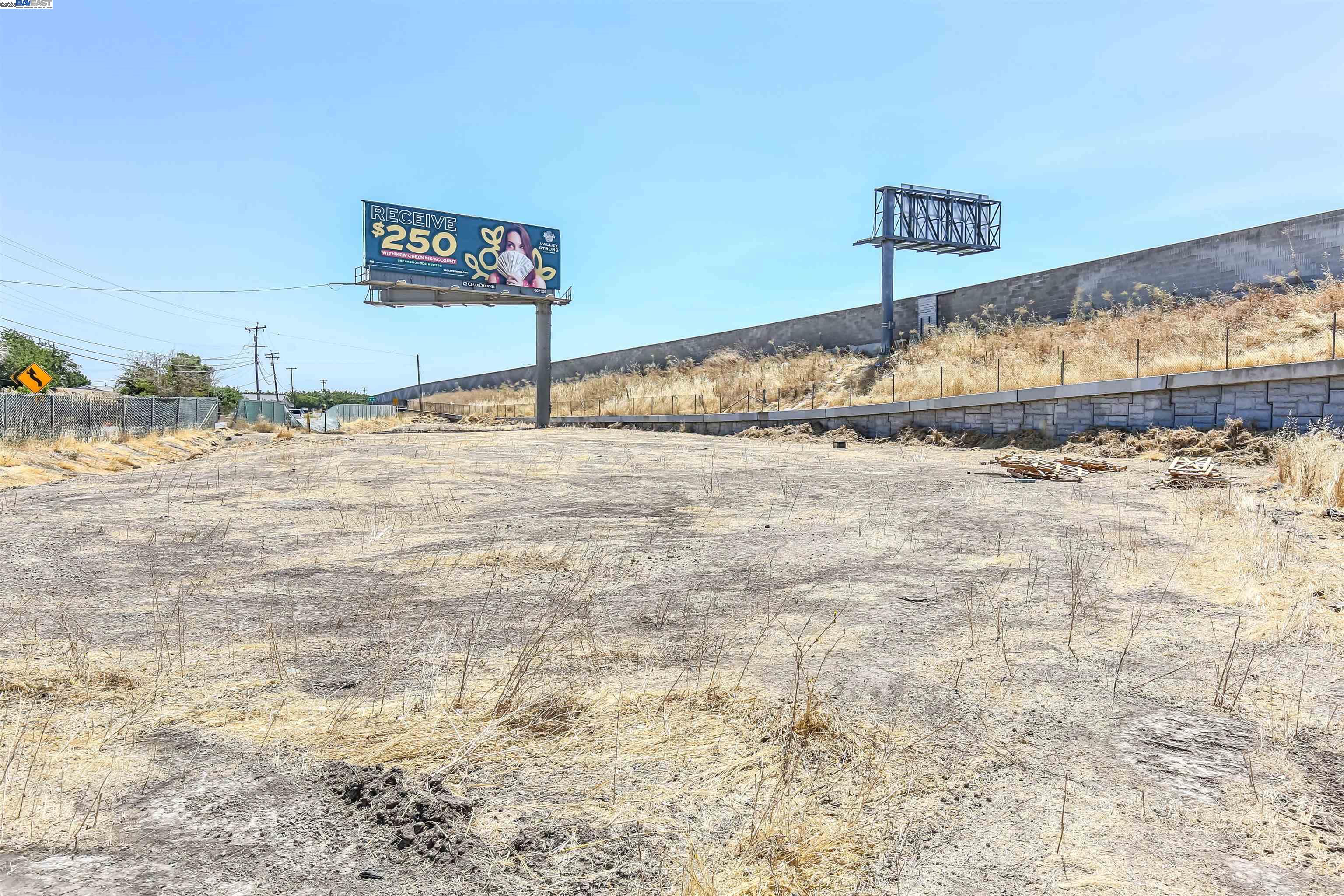 Detail Gallery Image 7 of 27 For 5133 S St Rt 99 W Frontage Rd, Stockton,  CA 95212 - – Beds | – Baths