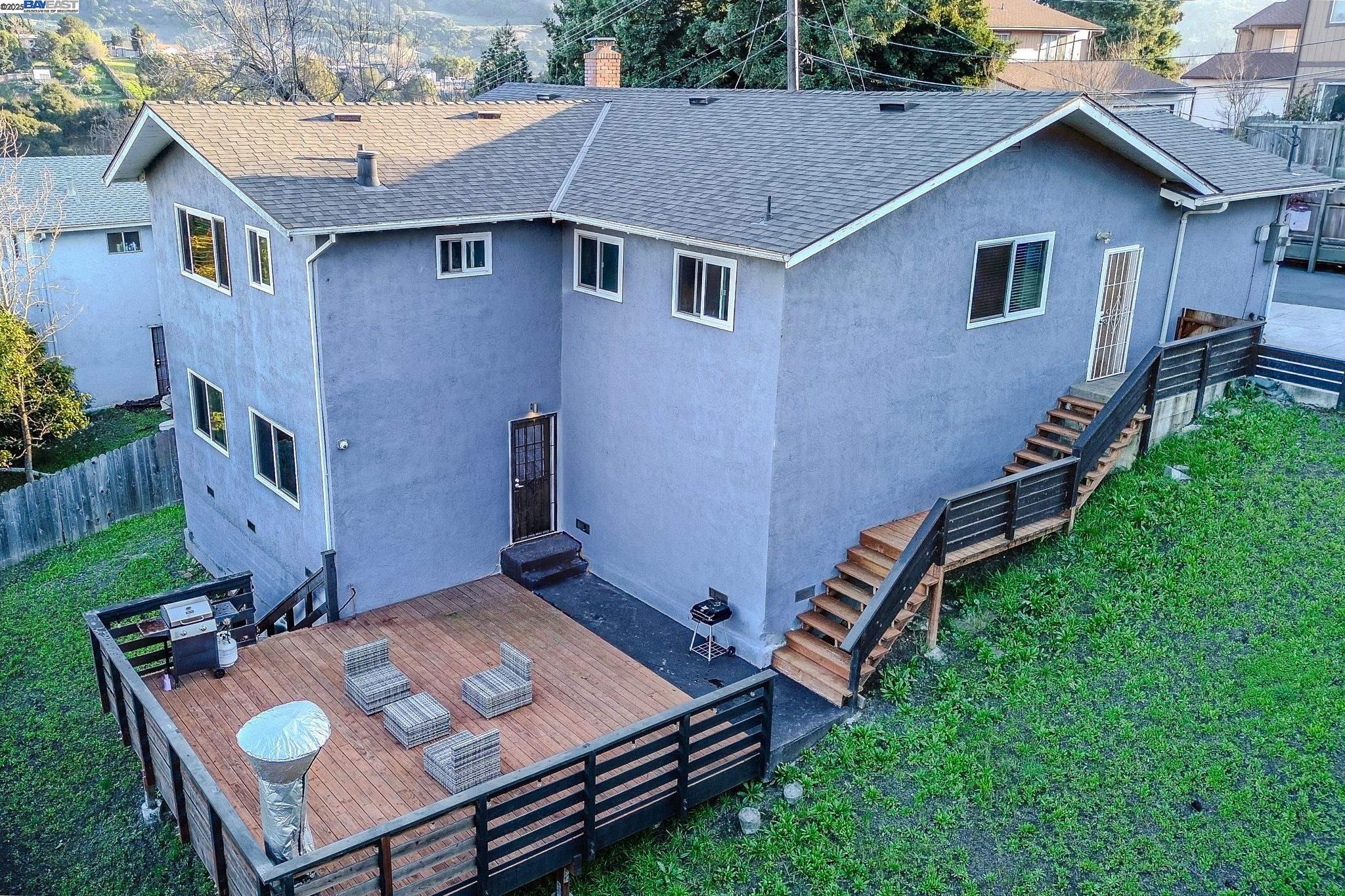 Detail Gallery Image 7 of 7 For 4623 Appian Way, El Sobrante,  CA 94803 - 4 Beds | 2 Baths