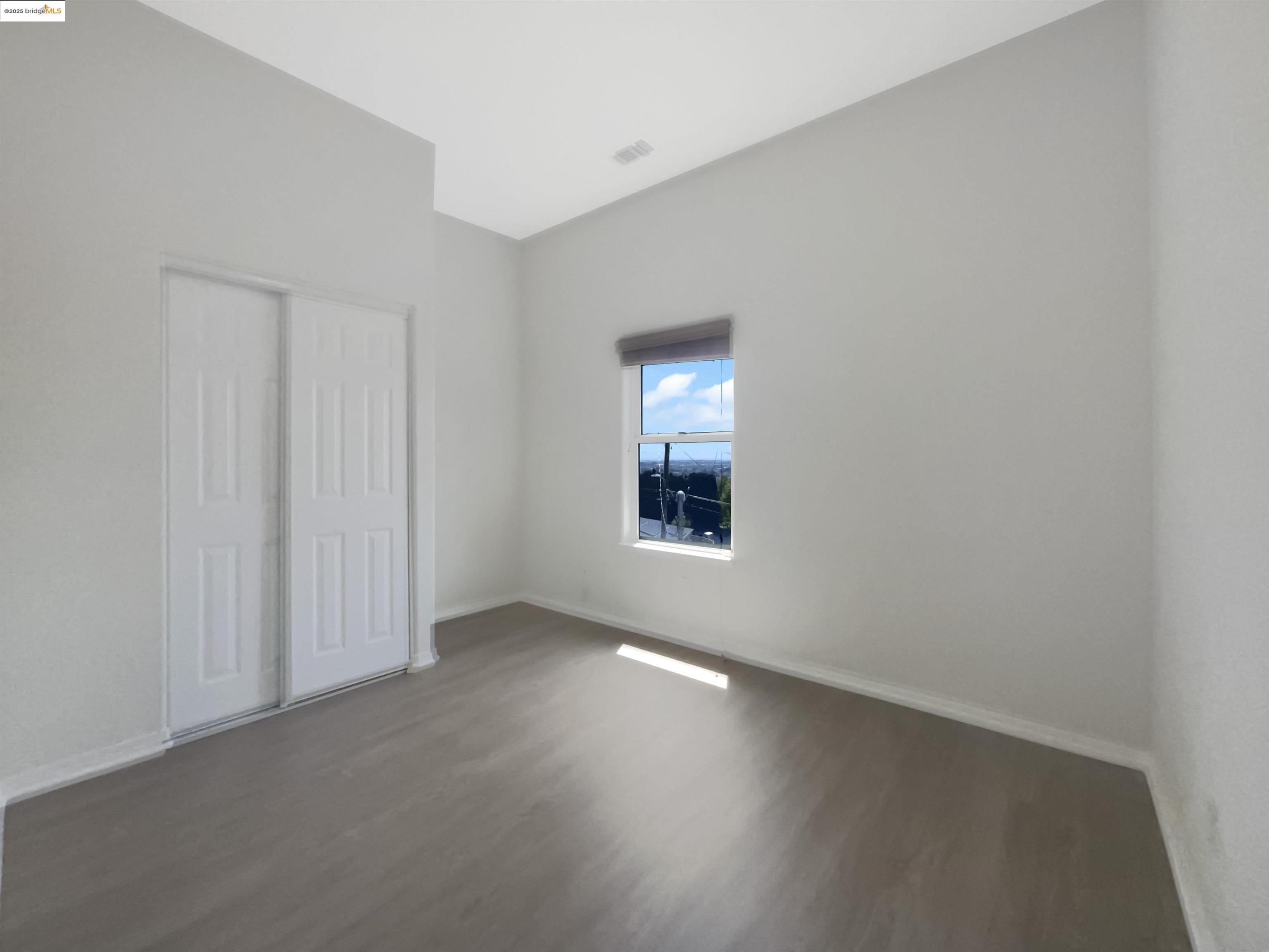 Detail Gallery Image 19 of 59 For 6336 Buena Ventura Ave, Oakland,  CA 94605 - 4 Beds | 2/1 Baths