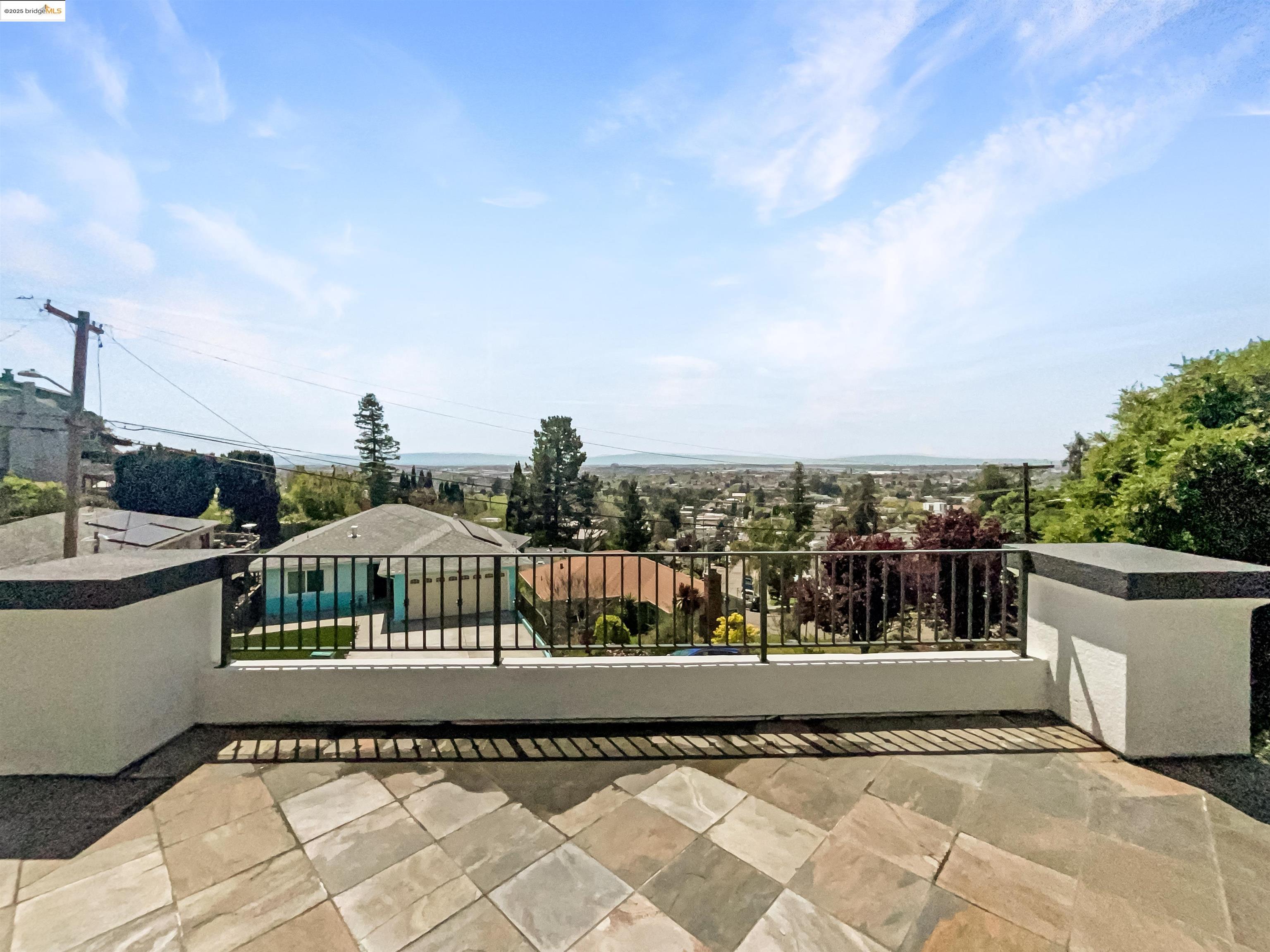 Detail Gallery Image 23 of 59 For 6336 Buena Ventura Ave, Oakland,  CA 94605 - 4 Beds | 2/1 Baths