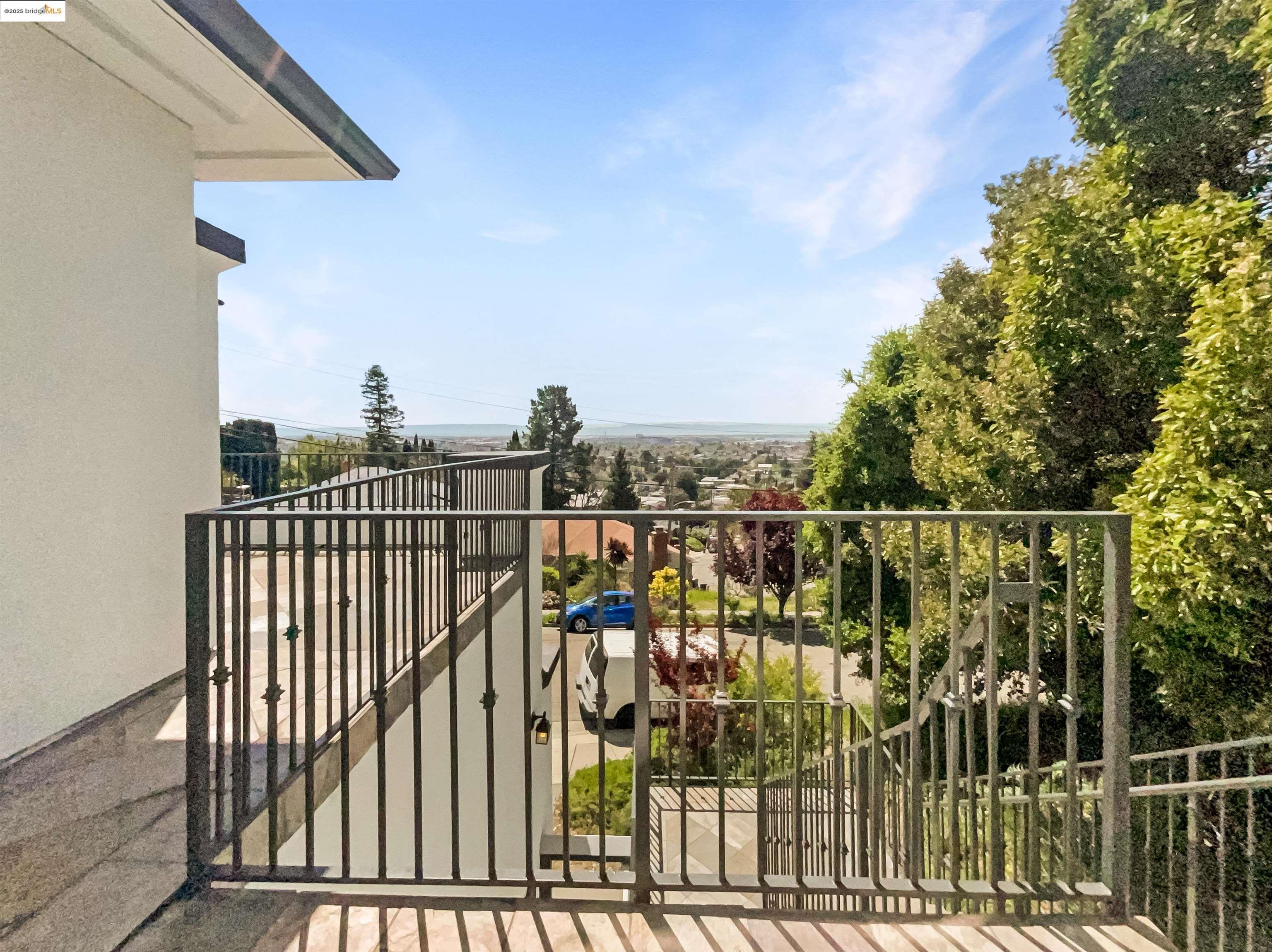 Detail Gallery Image 25 of 59 For 6336 Buena Ventura Ave, Oakland,  CA 94605 - 4 Beds | 2/1 Baths