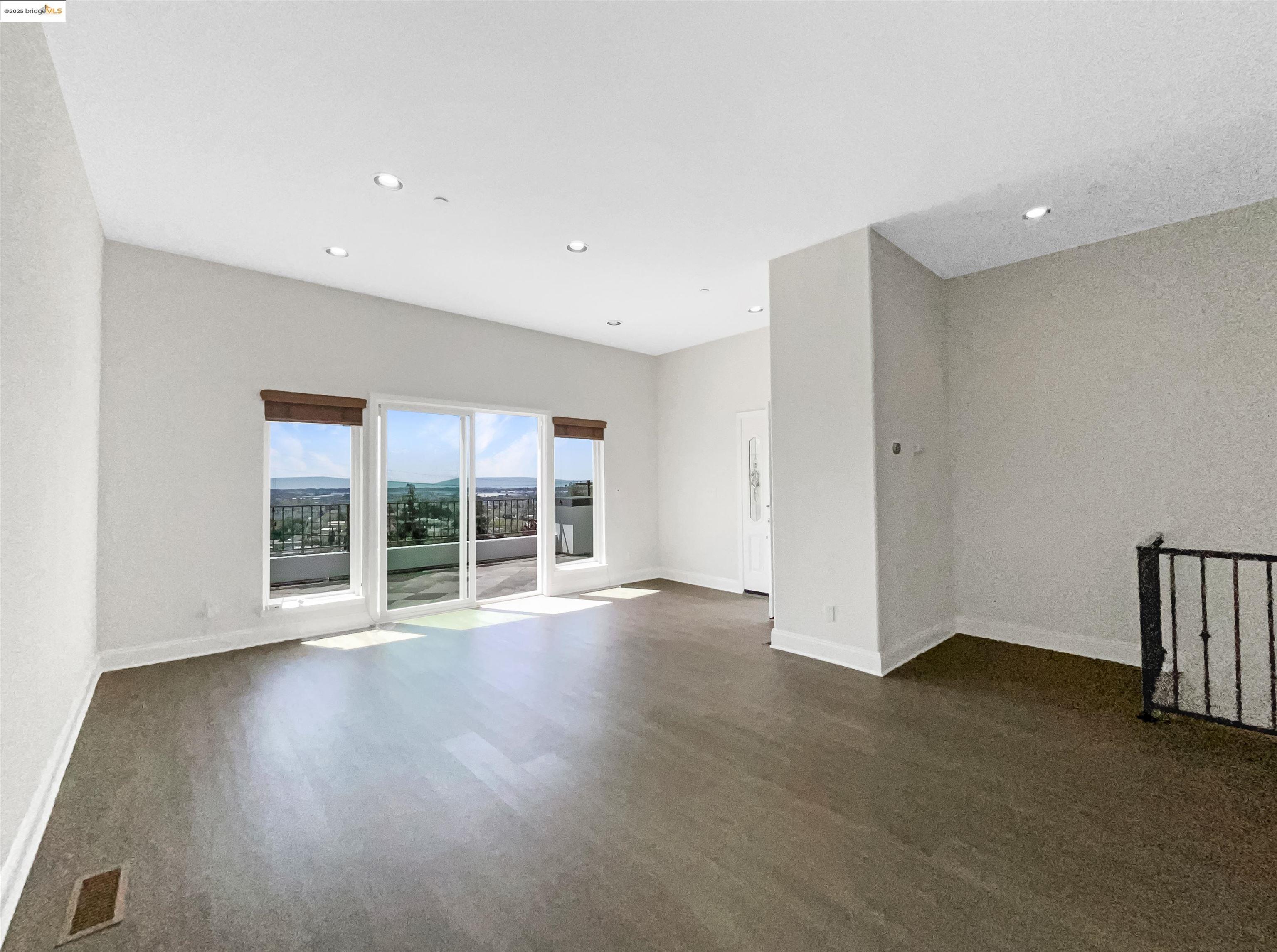 Detail Gallery Image 29 of 59 For 6336 Buena Ventura Ave, Oakland,  CA 94605 - 4 Beds | 2/1 Baths