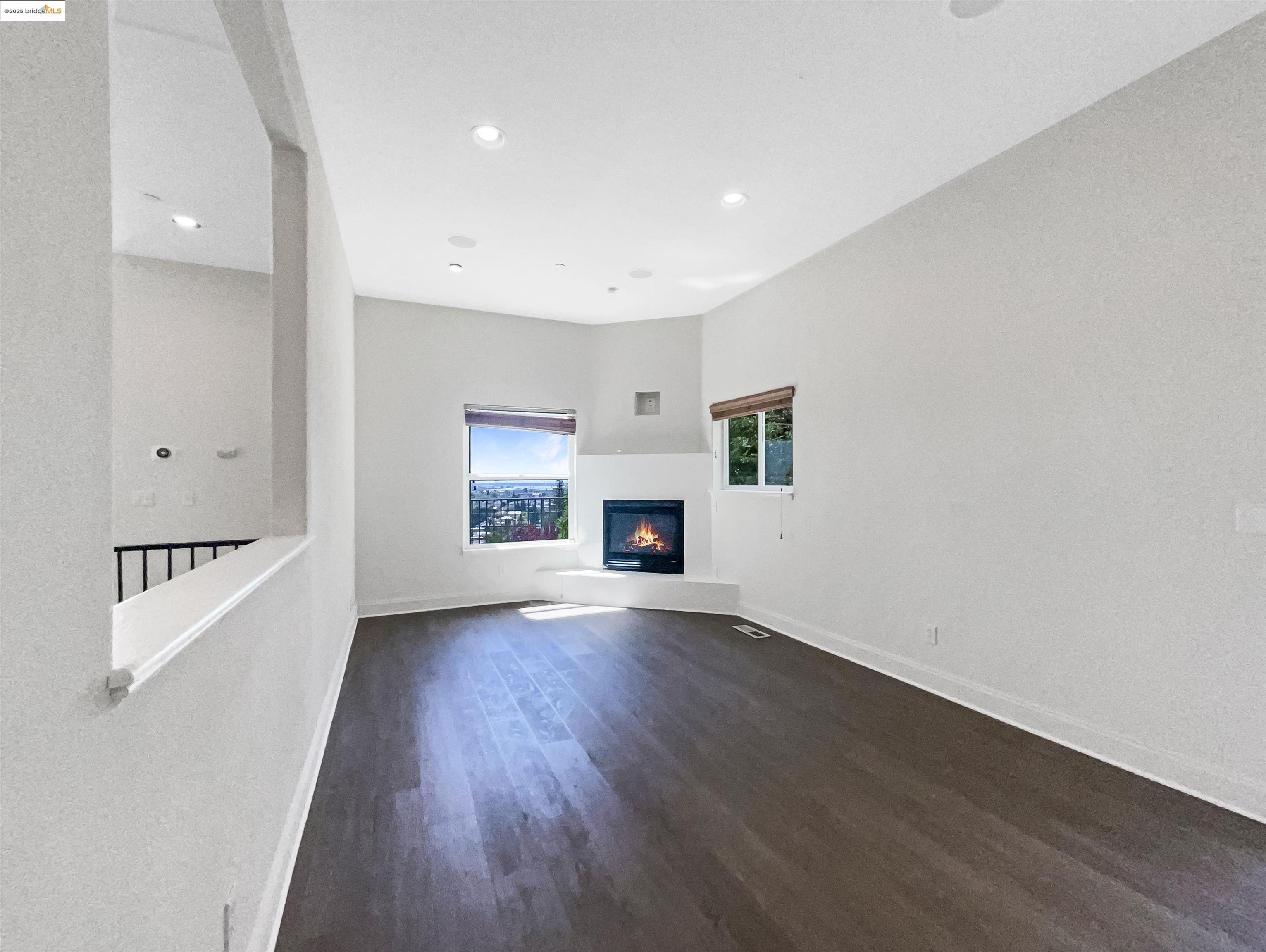 Detail Gallery Image 33 of 59 For 6336 Buena Ventura Ave, Oakland,  CA 94605 - 4 Beds | 2/1 Baths