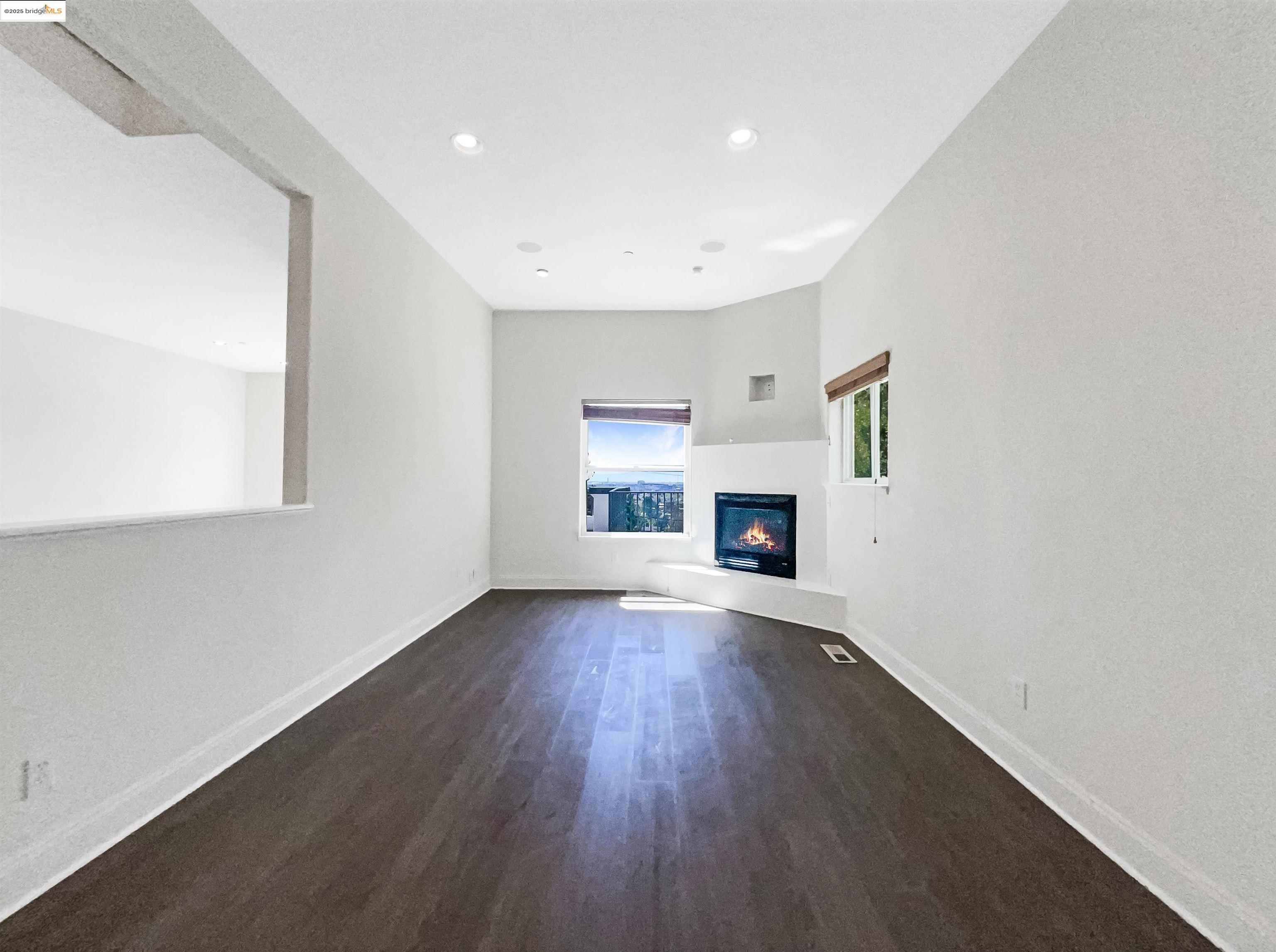 Detail Gallery Image 34 of 59 For 6336 Buena Ventura Ave, Oakland,  CA 94605 - 4 Beds | 2/1 Baths