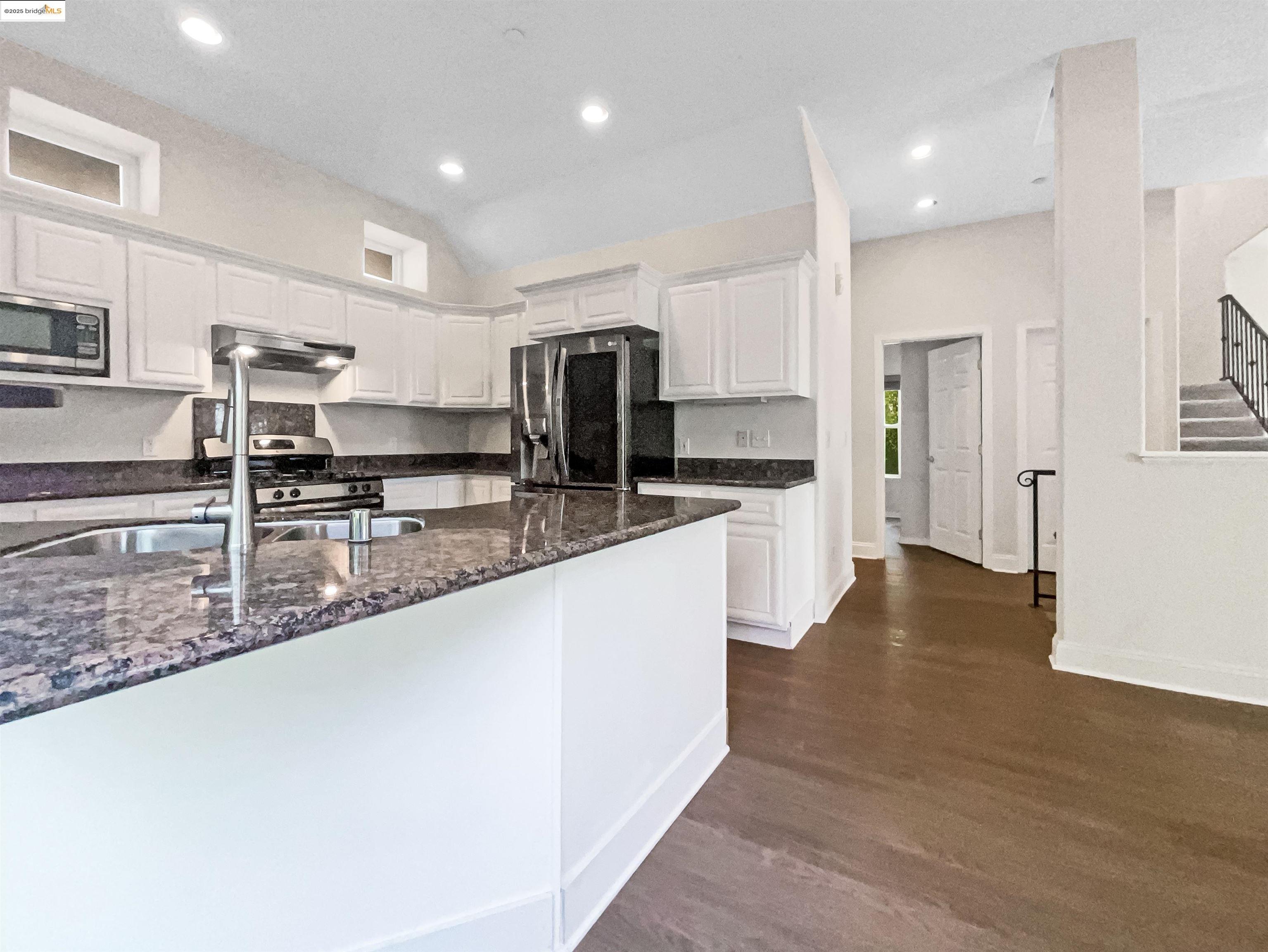 Detail Gallery Image 37 of 59 For 6336 Buena Ventura Ave, Oakland,  CA 94605 - 4 Beds | 2/1 Baths