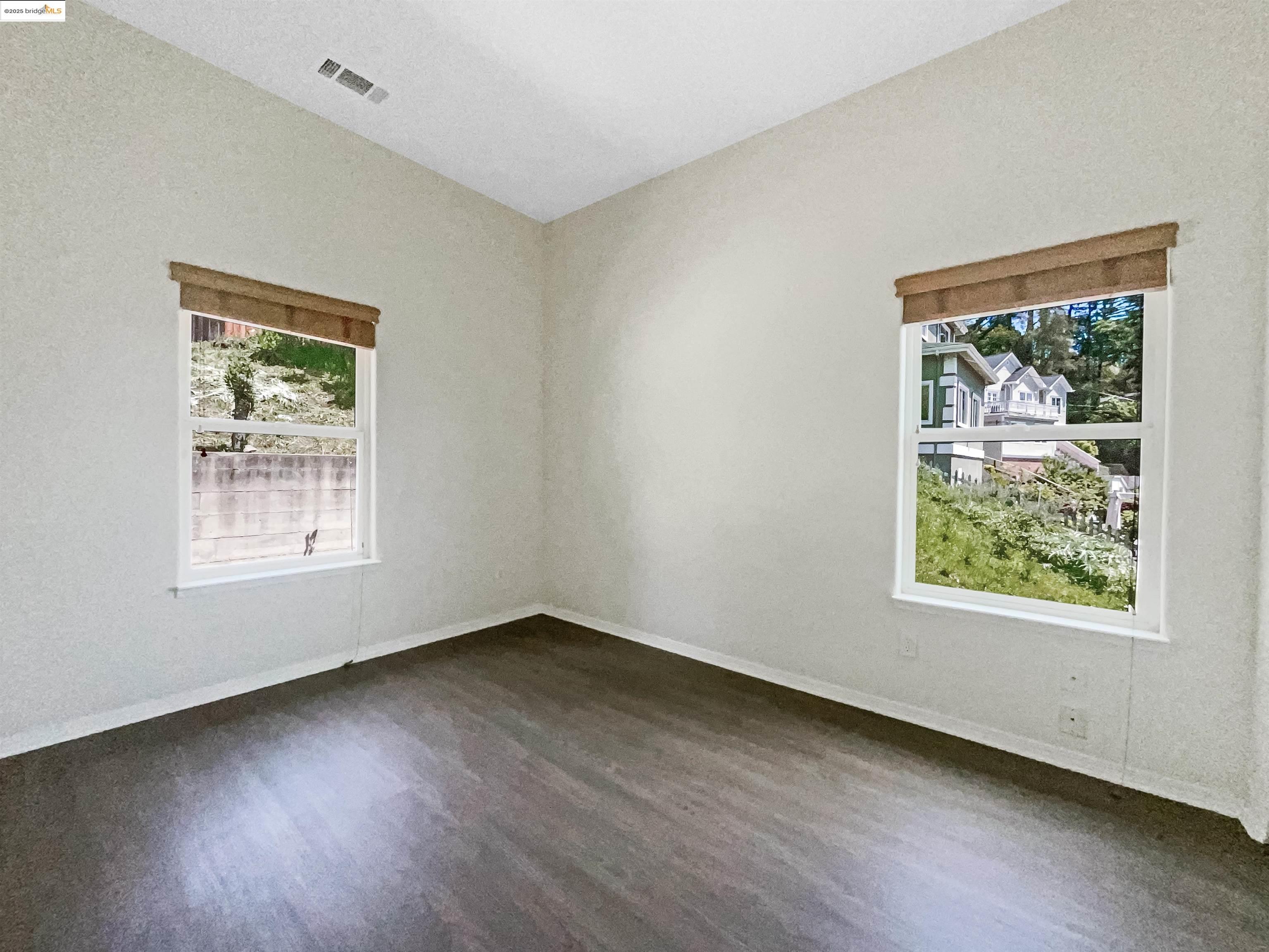 Detail Gallery Image 43 of 59 For 6336 Buena Ventura Ave, Oakland,  CA 94605 - 4 Beds | 2/1 Baths
