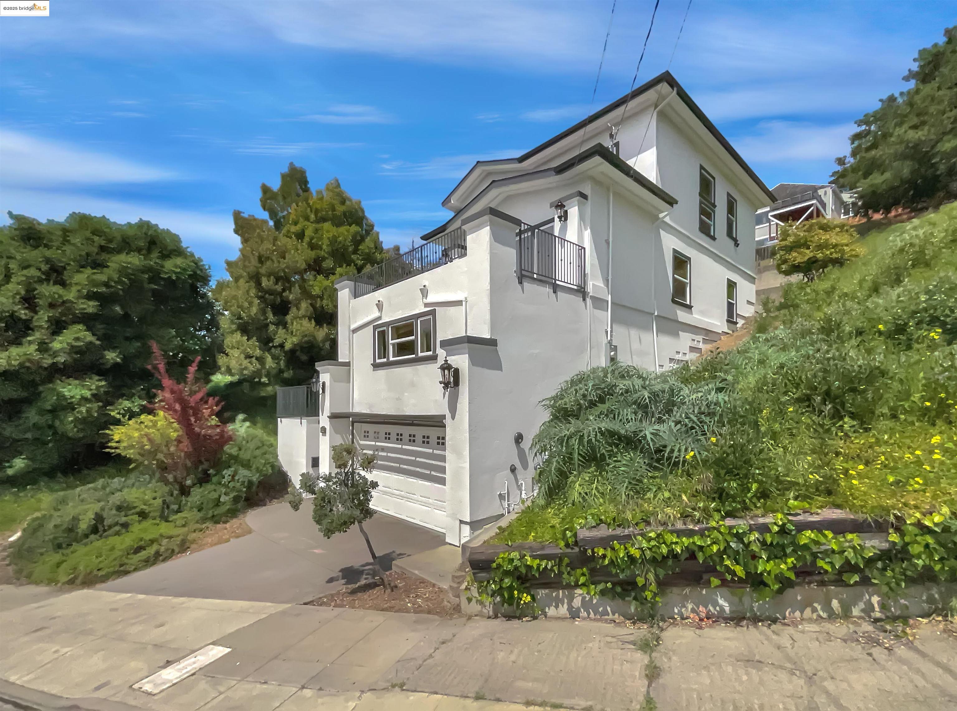 Detail Gallery Image 48 of 59 For 6336 Buena Ventura Ave, Oakland,  CA 94605 - 4 Beds | 2/1 Baths