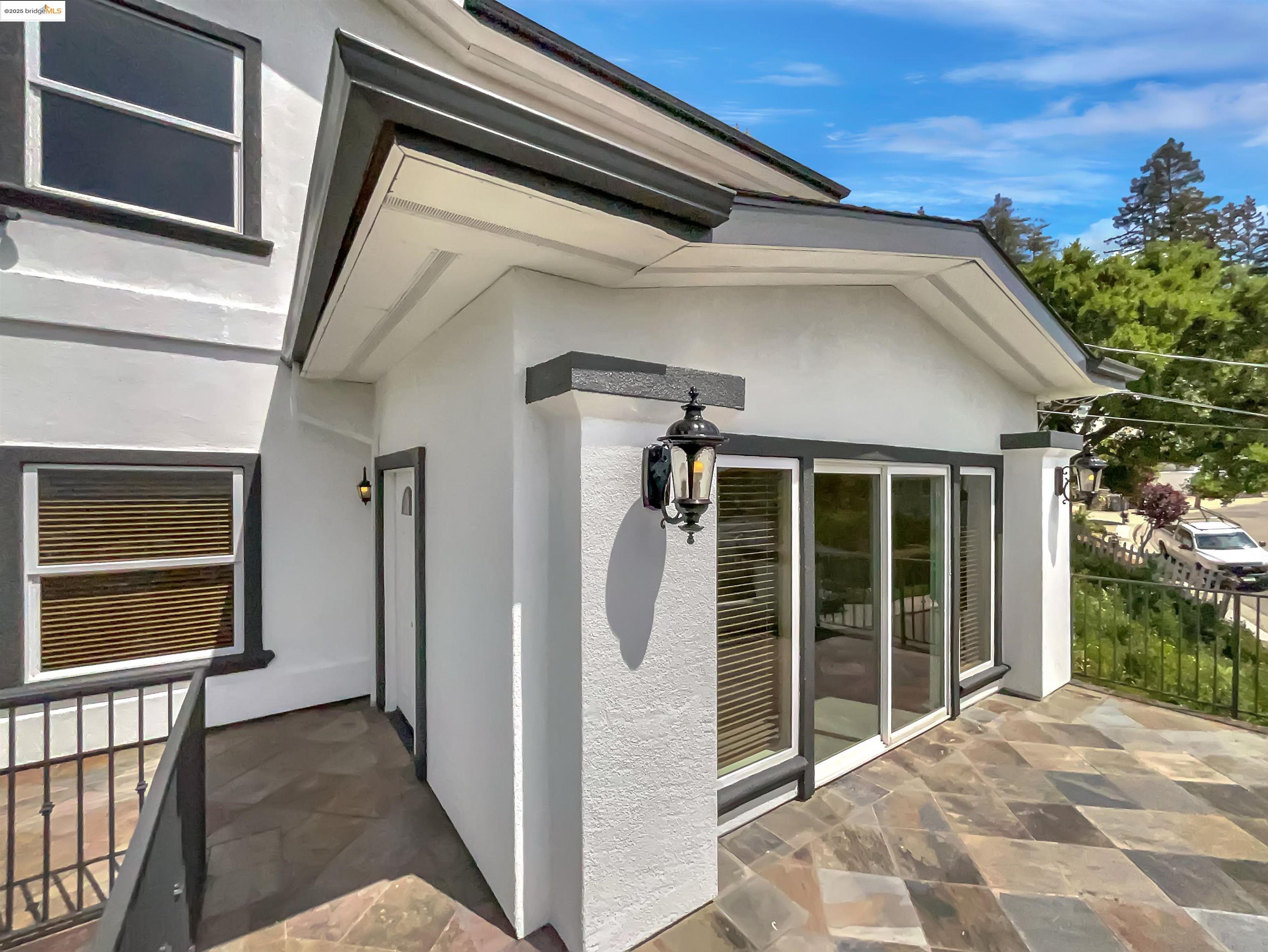 Detail Gallery Image 52 of 59 For 6336 Buena Ventura Ave, Oakland,  CA 94605 - 4 Beds | 2/1 Baths